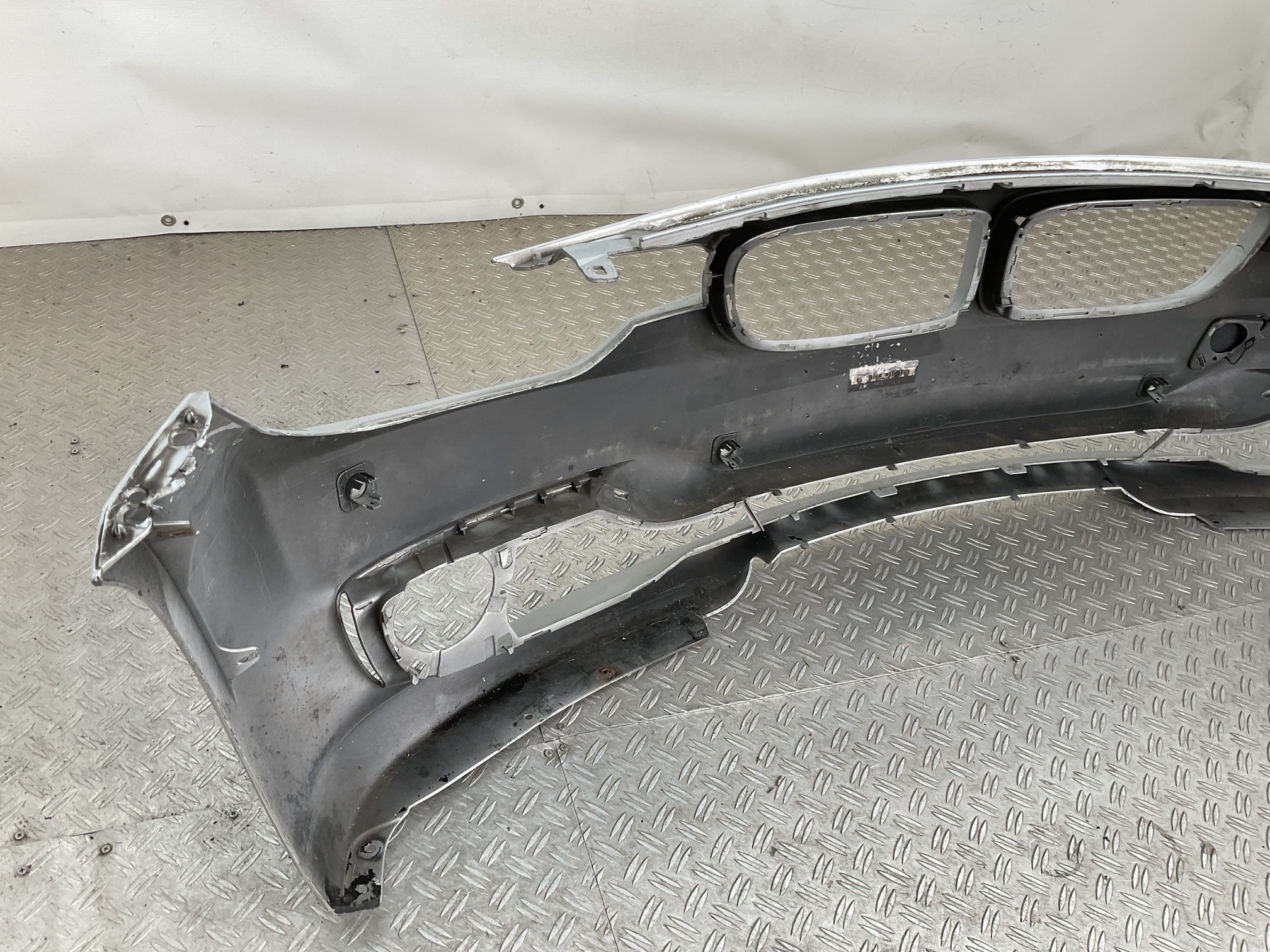 BUMPER BMW 3 Serie F30 F31 51117301914 VOORBUMPER K8-23436