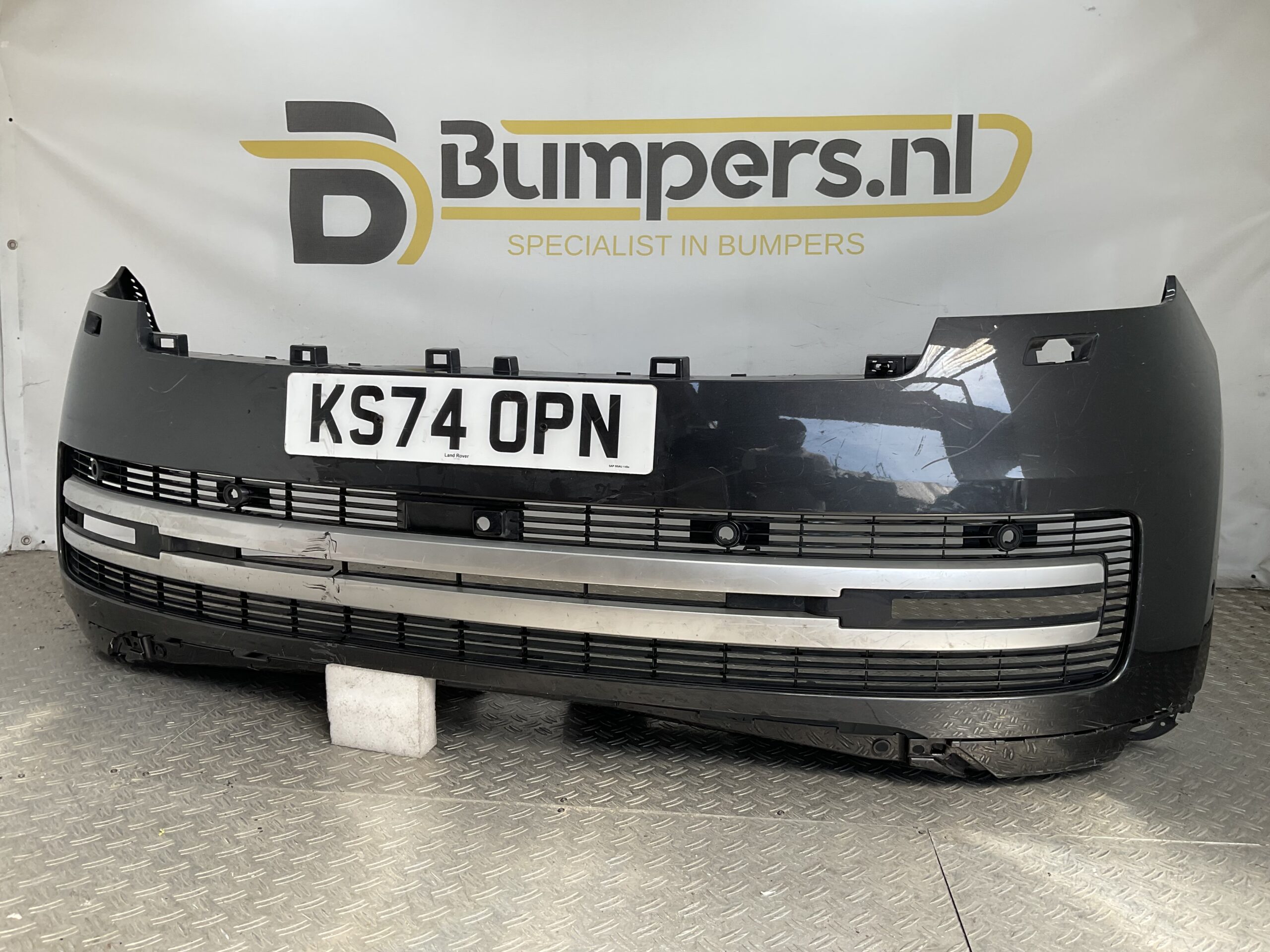 Bumper Land Rover Range Rover L460 Type LK 2023 M8E2-17F003-A Voorbumper M1-22795