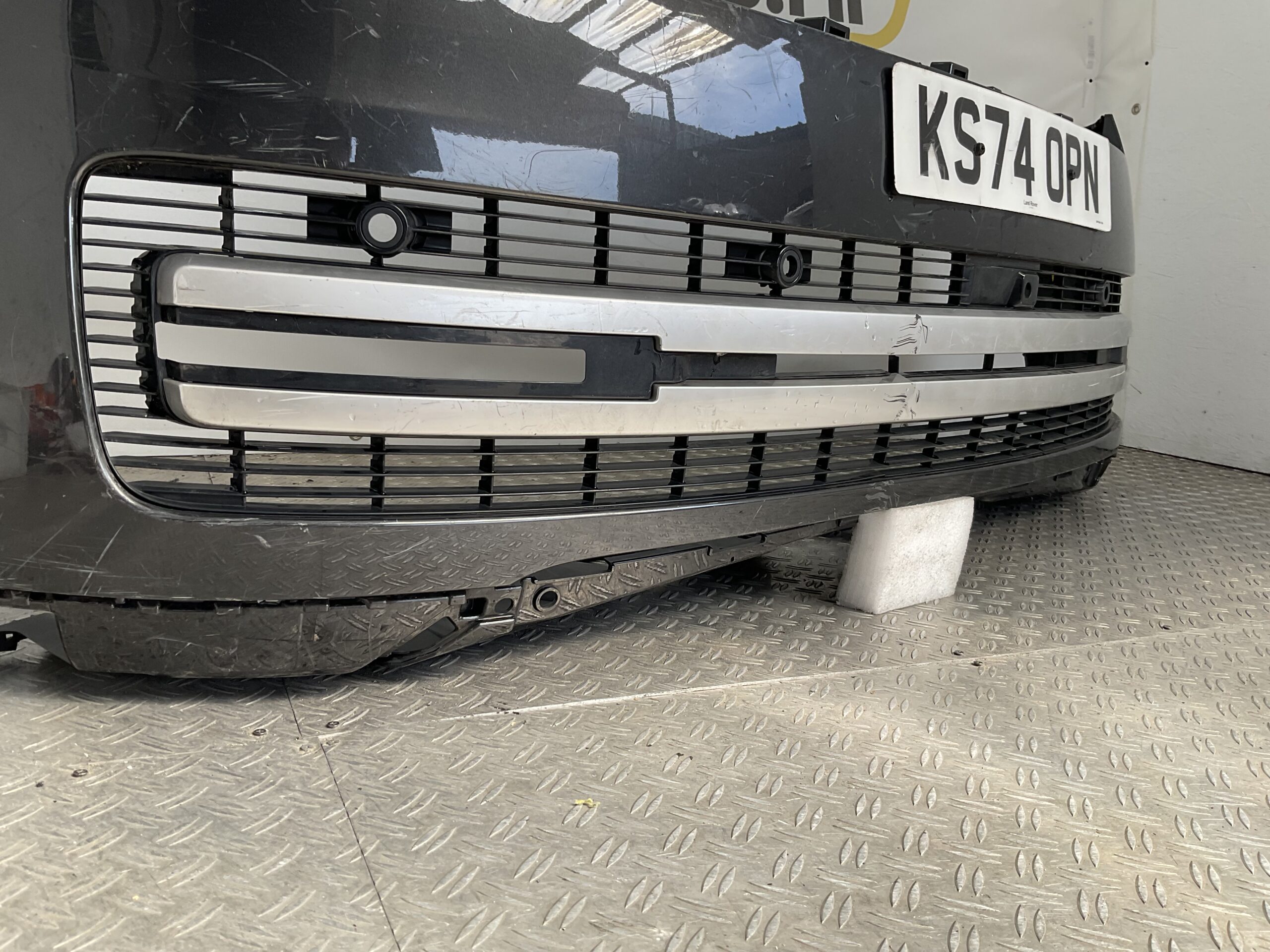 Bumper Land Rover Range Rover L460 Type LK 2023 M8E2-17F003-A Voorbumper M1-22795