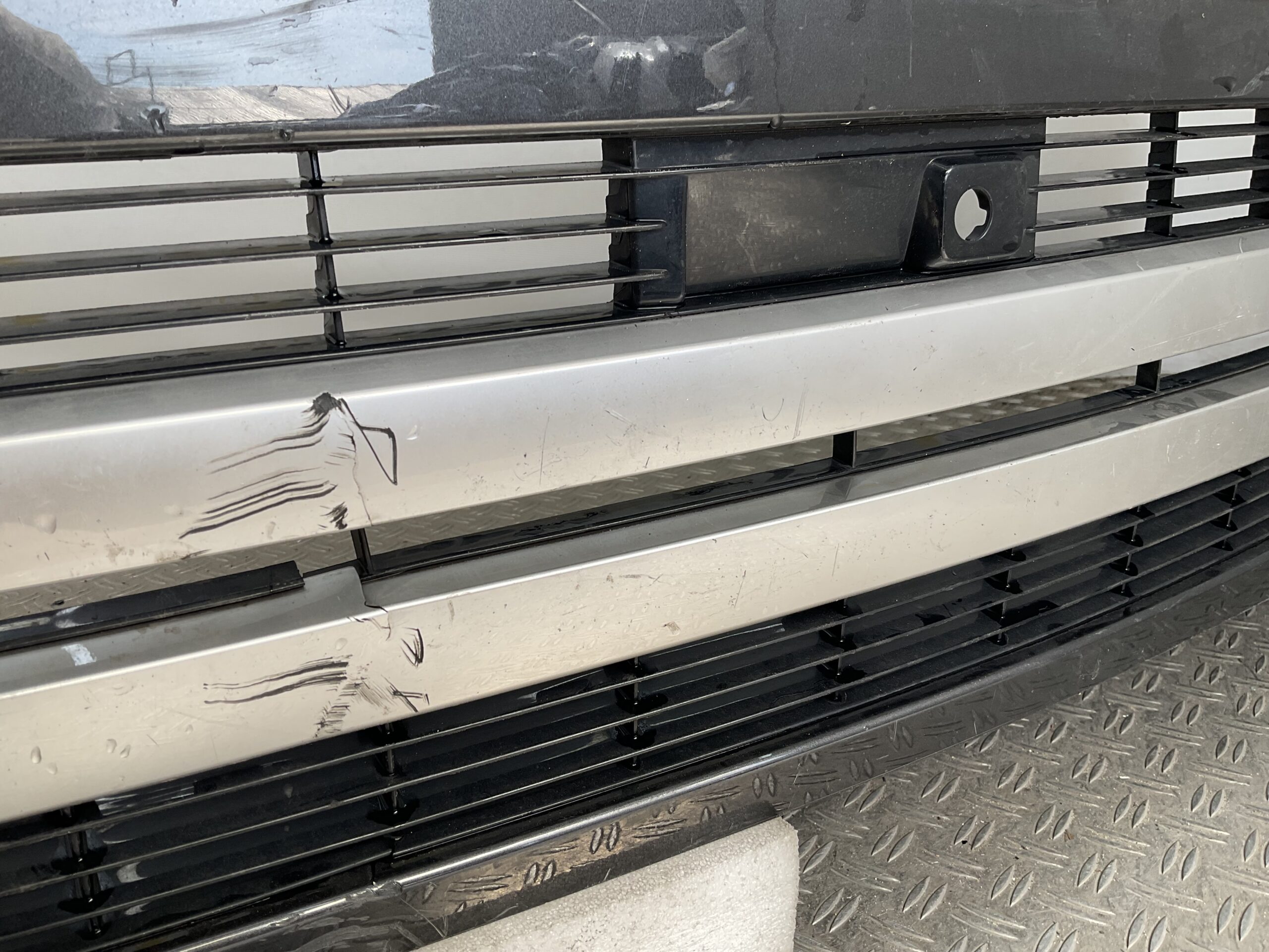 Bumper Land Rover Range Rover L460 Type LK 2023 M8E2-17F003-A Voorbumper M1-22795