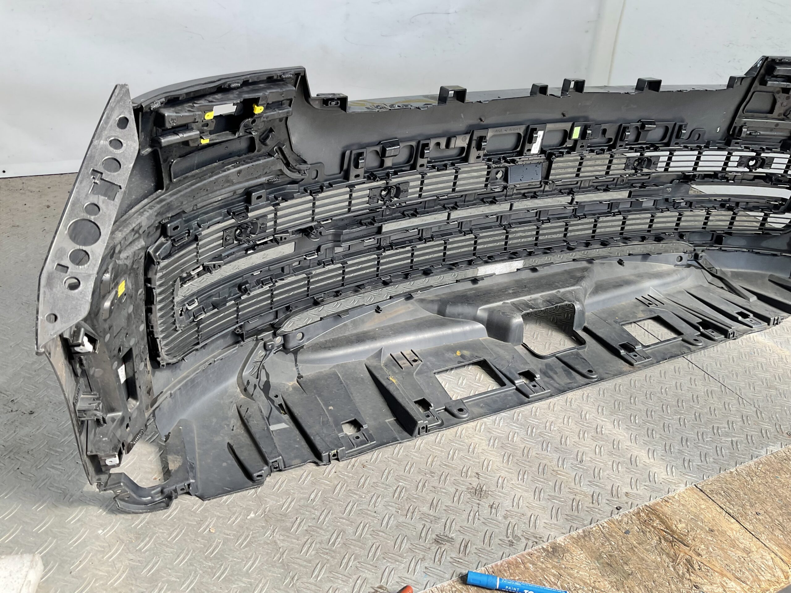 Bumper Land Rover Range Rover L460 Type LK 2023 M8E2-17F003-A Voorbumper M1-22795