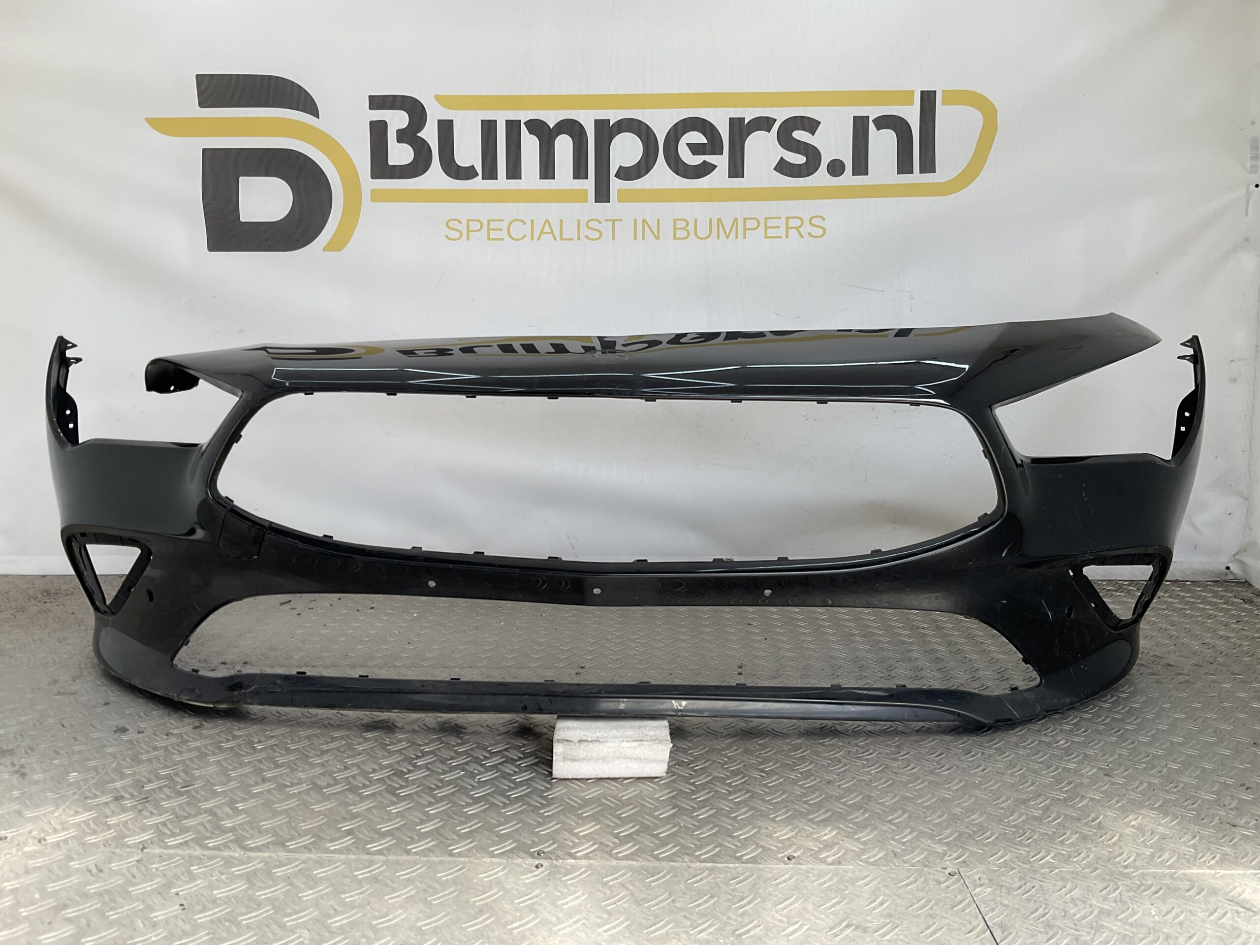 Bumper Mercedes CLA W118 Normaal 6xpdc 2019-2023 A1188855300 Voorbumper A10-22804