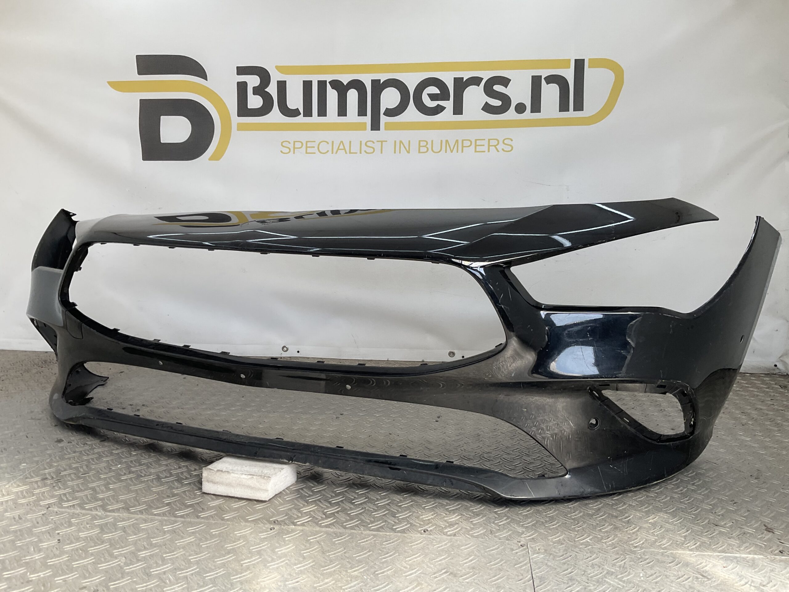 Bumper Mercedes CLA W118 Normaal 6xpdc 2019-2023 A1188855300 Voorbumper A10-22804