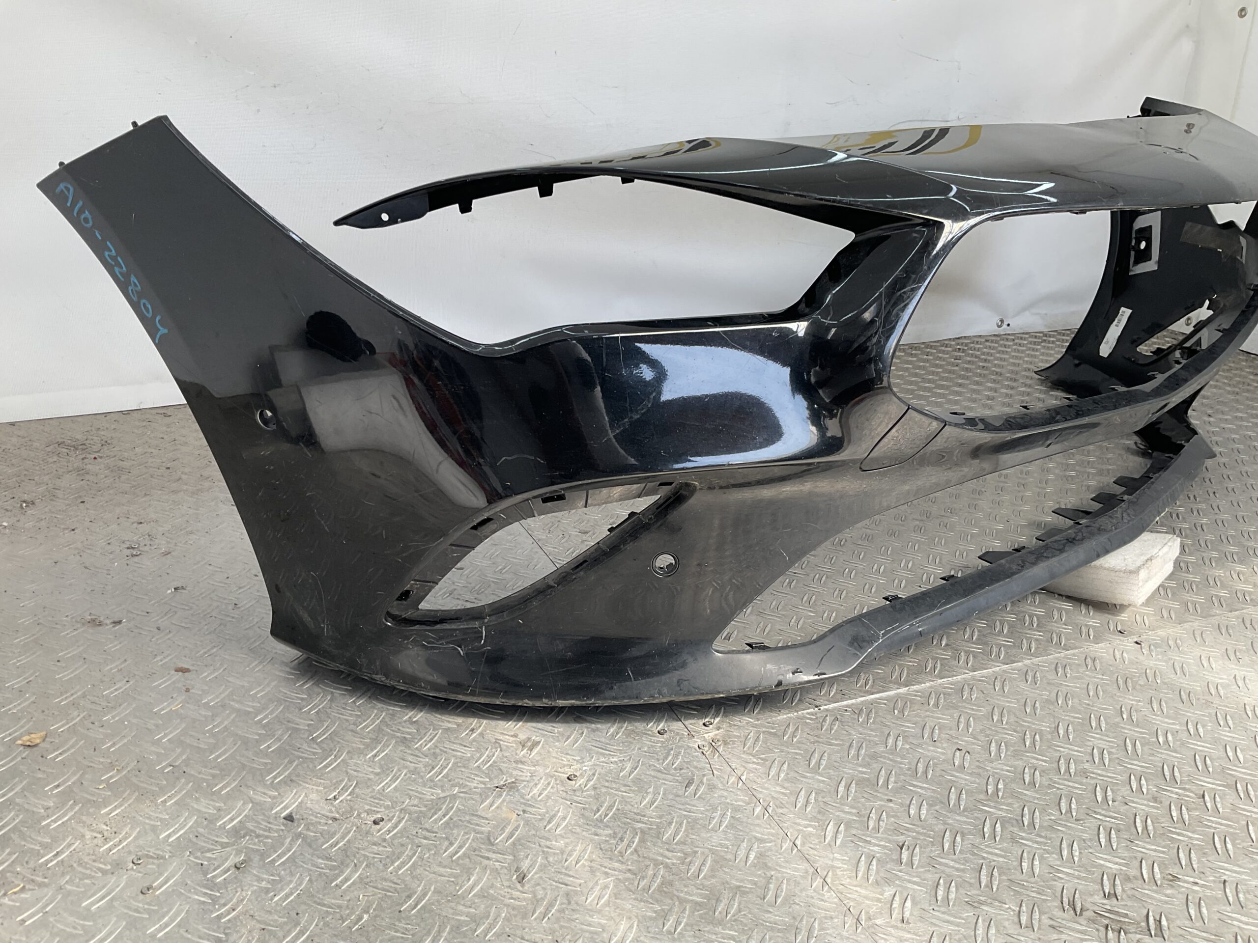 Bumper Mercedes CLA W118 Normaal 6xpdc 2019-2023 A1188855300 Voorbumper A10-22804