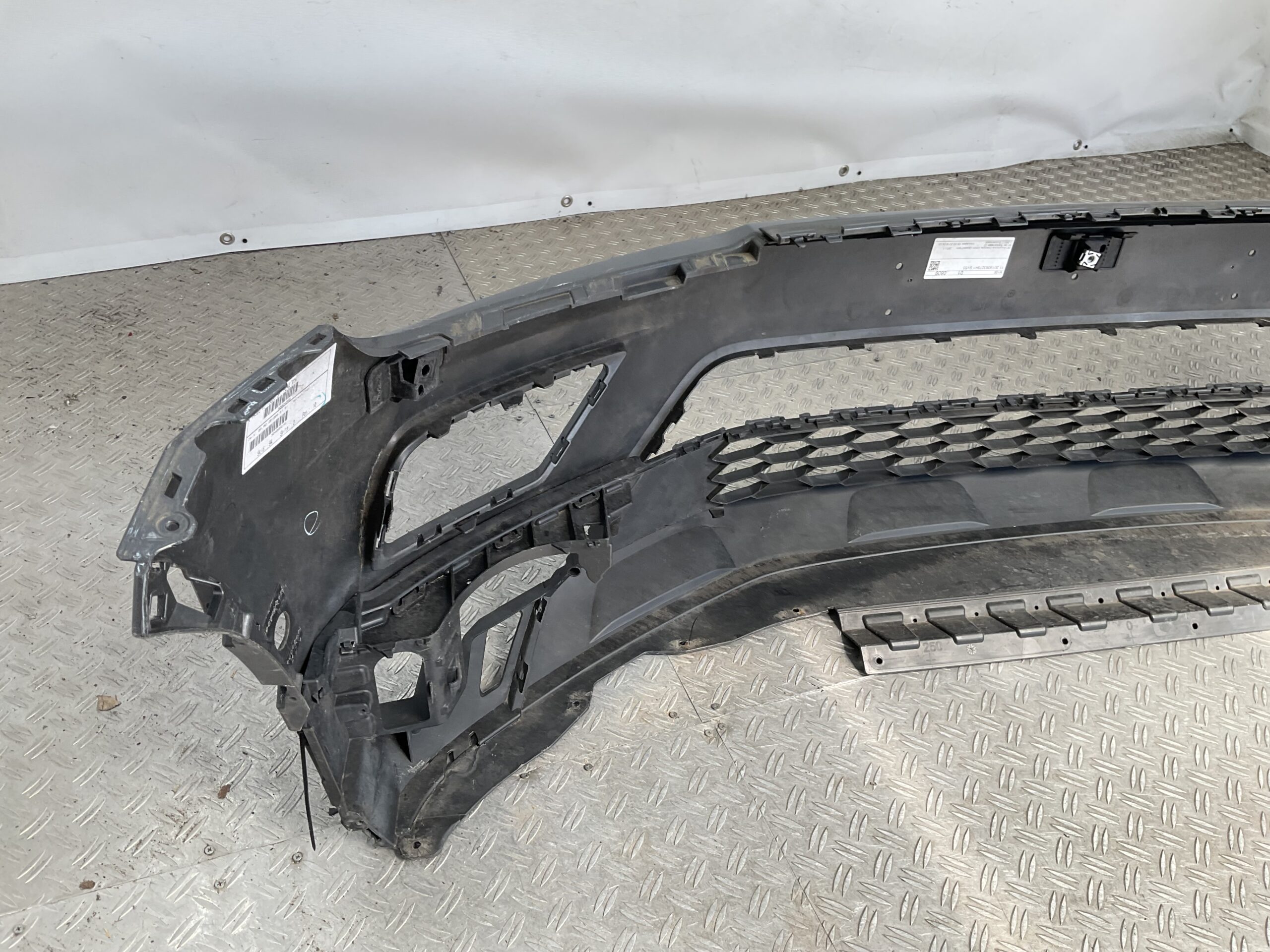 BUMPER Volkswagen Tiguan 5NA 2016-2020 5NA807221 VOORBUMPER C5-22820