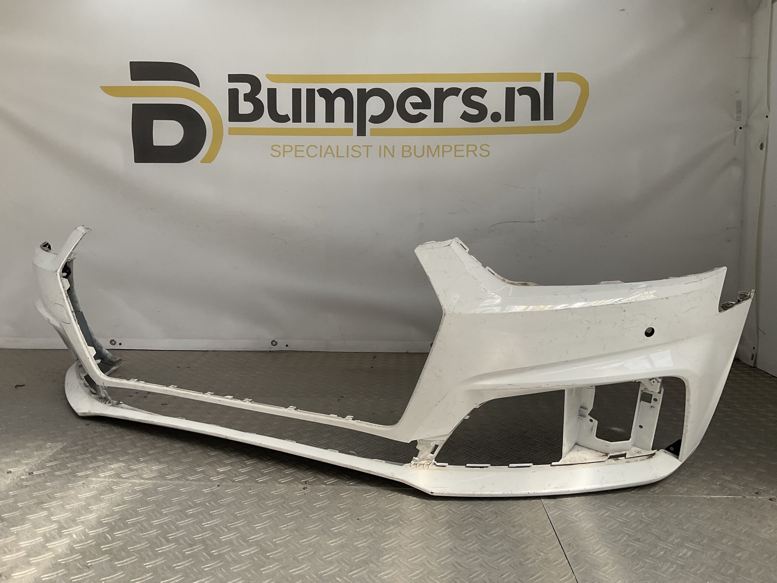 Bumper Audi A5 2025 8W6807437FL Voorbumper H5-22857