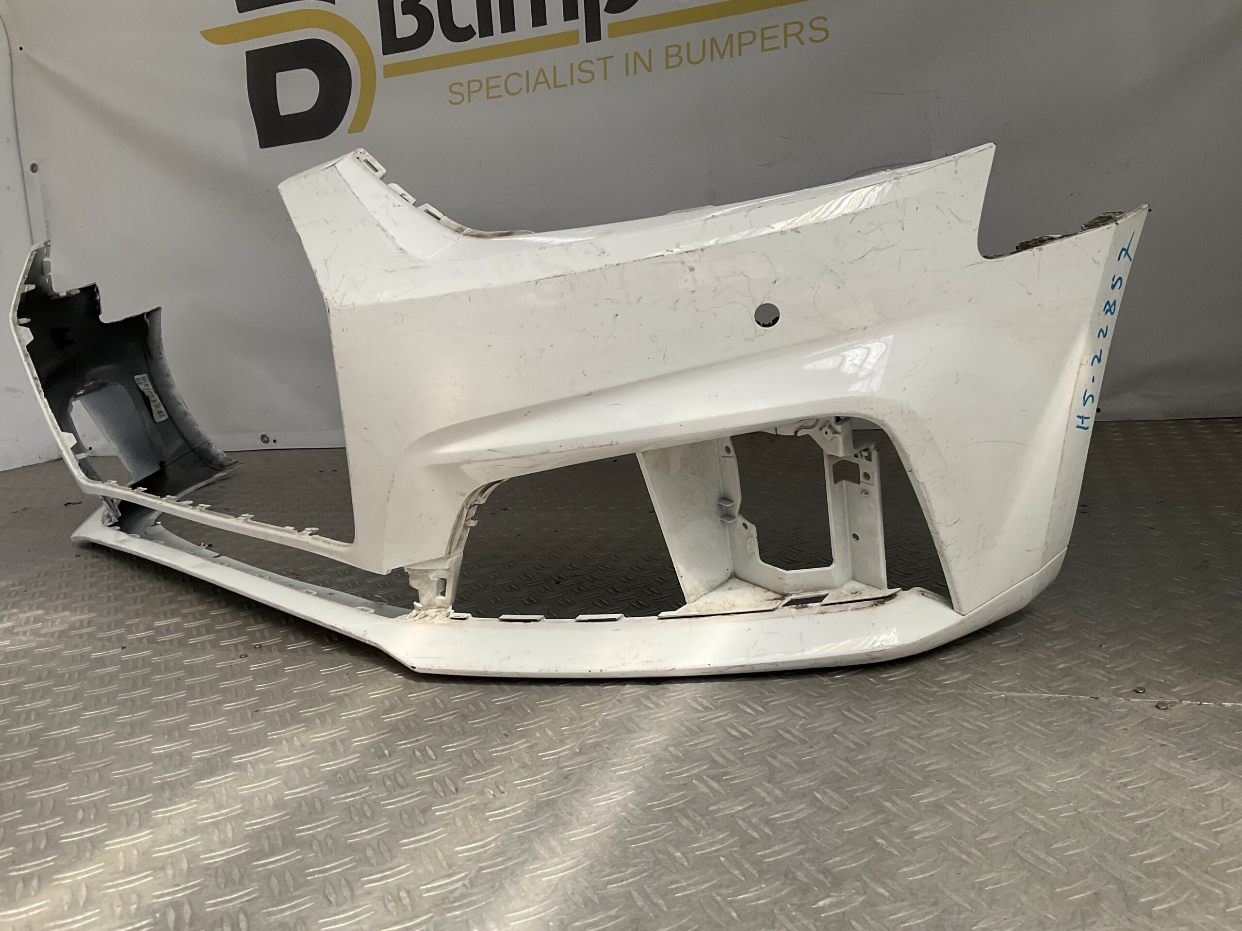 Bumper Audi A5 2025 8W6807437FL Voorbumper H5-22857