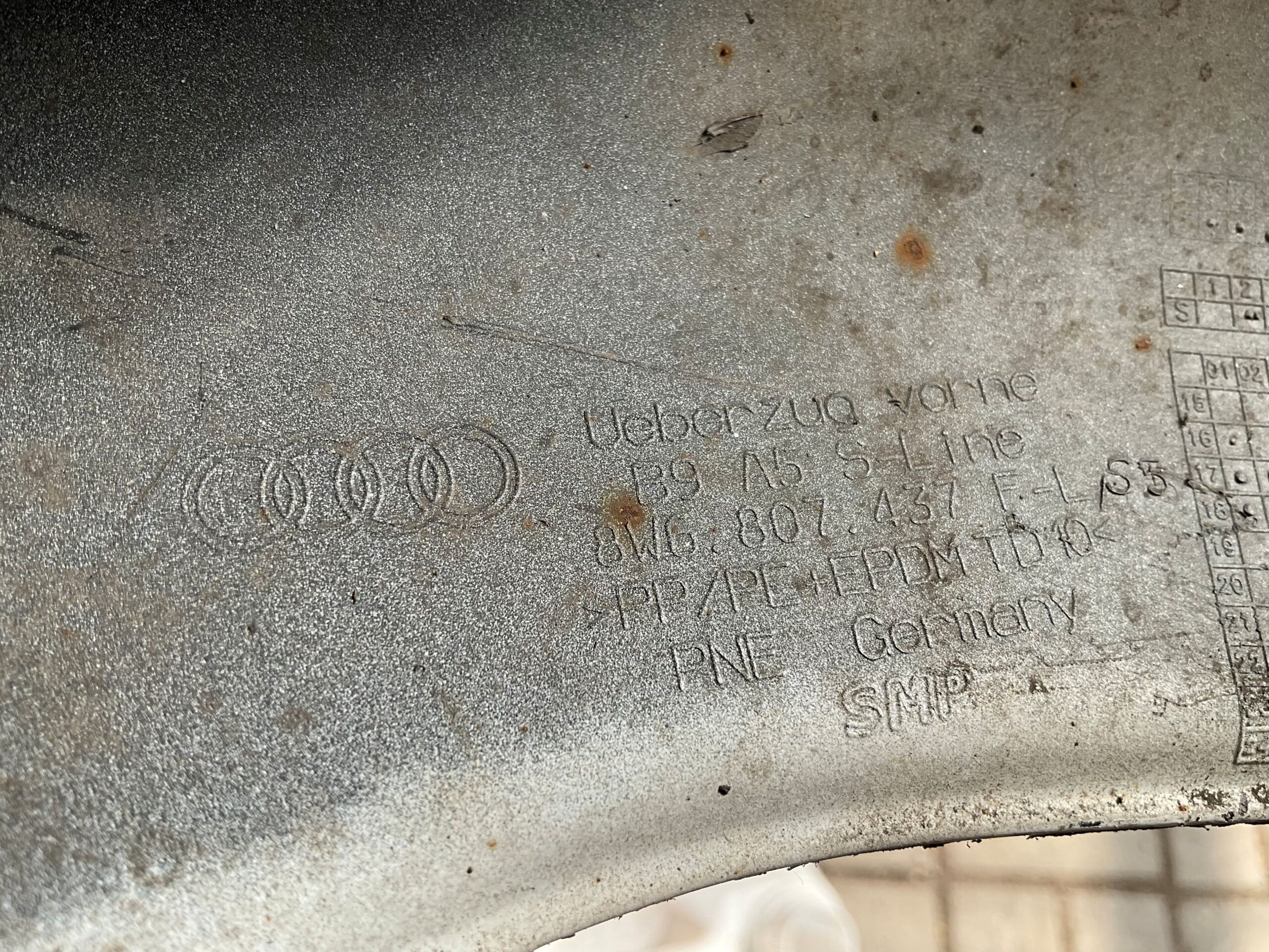 Bumper Audi A5 2025 8W6807437FL Voorbumper H5-22857