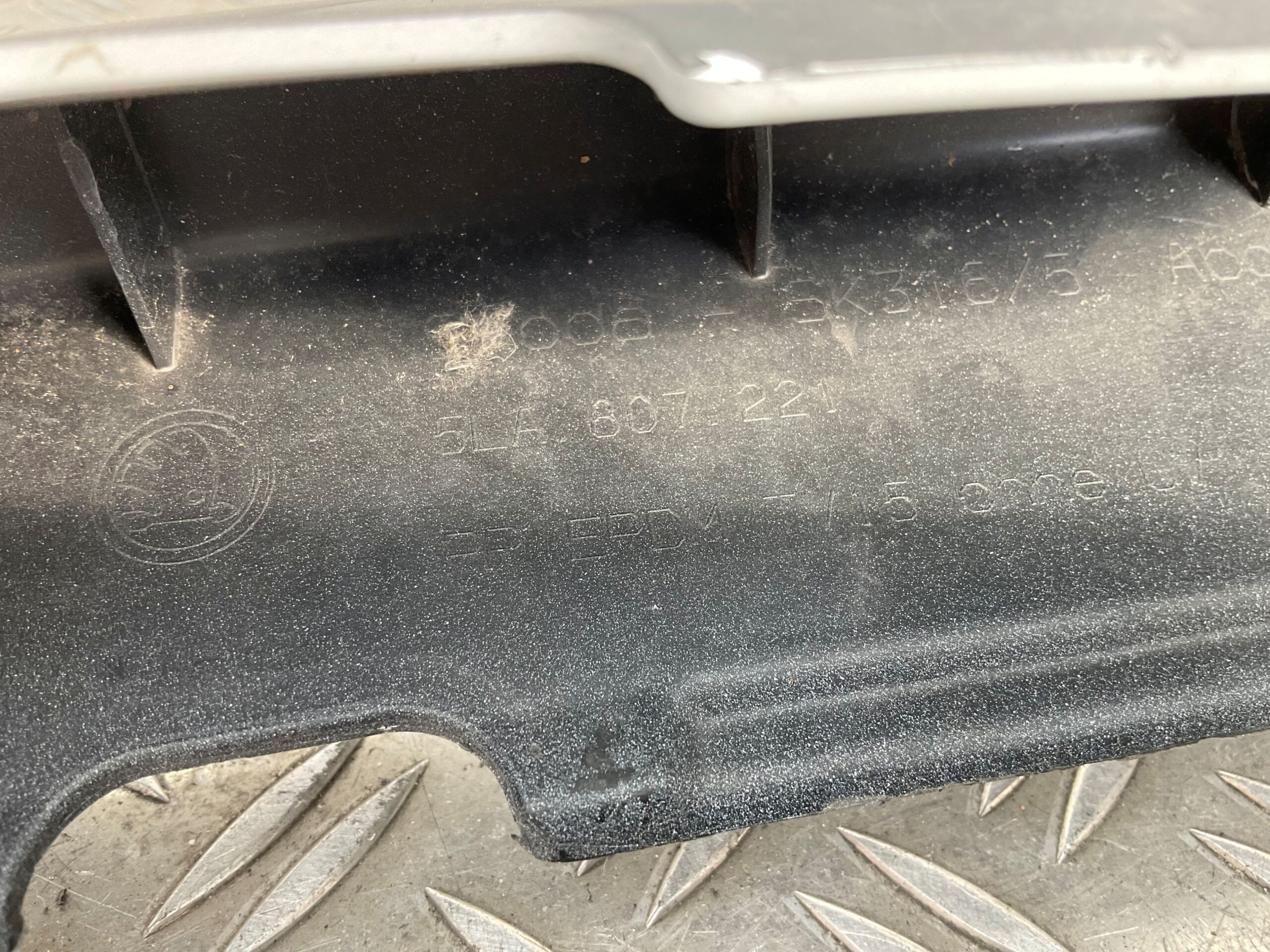 Bumper Skoda Enyaq 4 5LA kls pdc 2021-2024 5LA807221 Voorbumper H5-22863