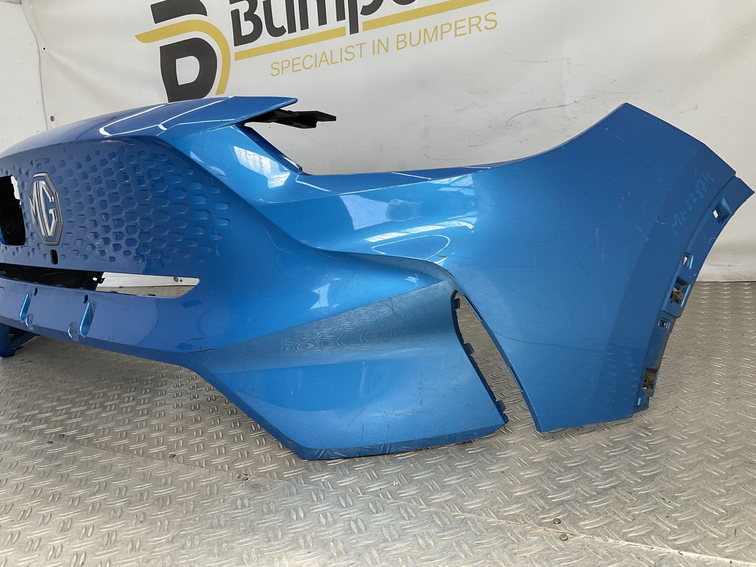 Bumper MG ZS EV Facelift 21- P11010248 Voorbumper M1-22874