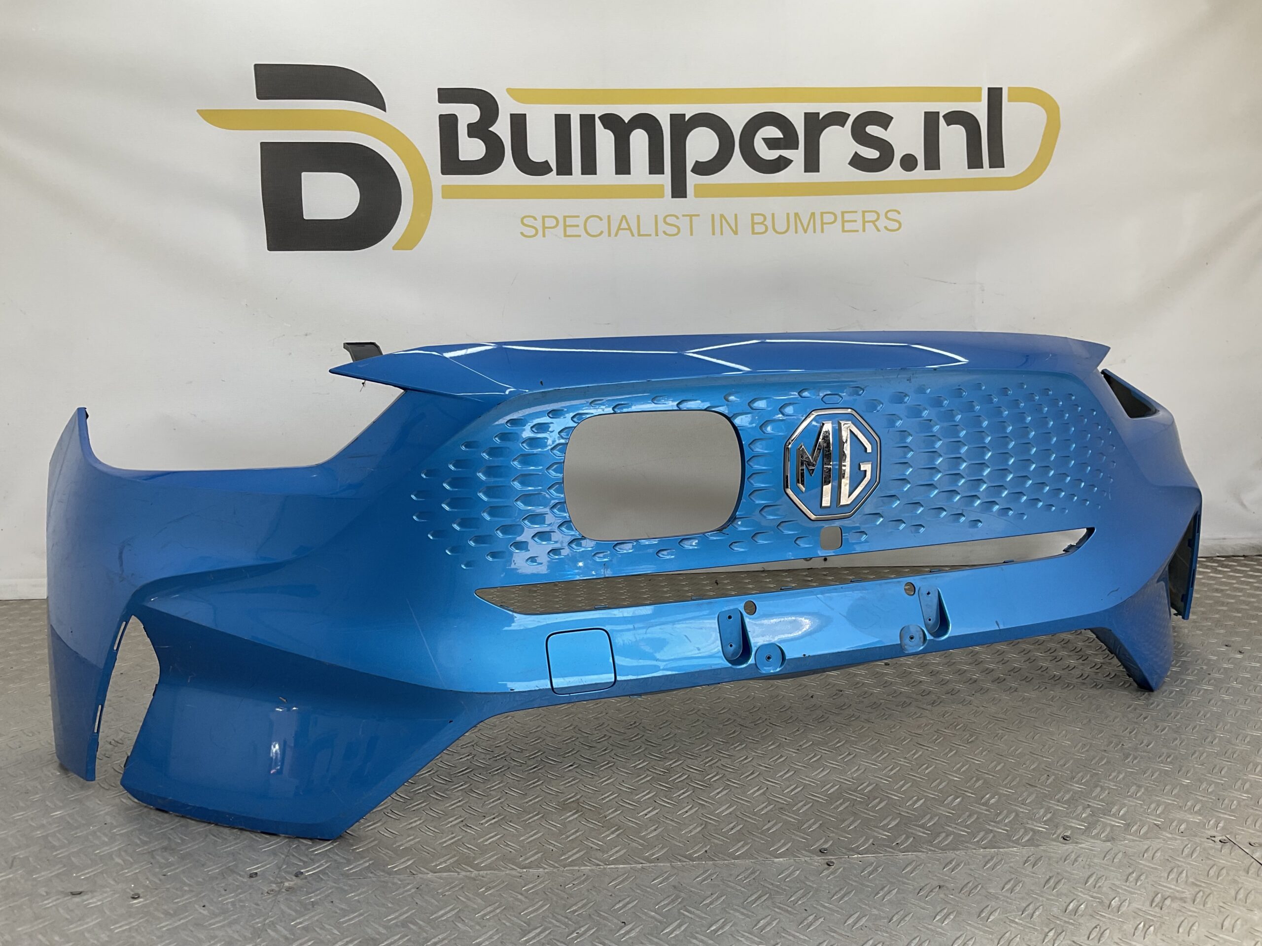 Bumper MG ZS EV Facelift 21- P11010248 Voorbumper M1-22874