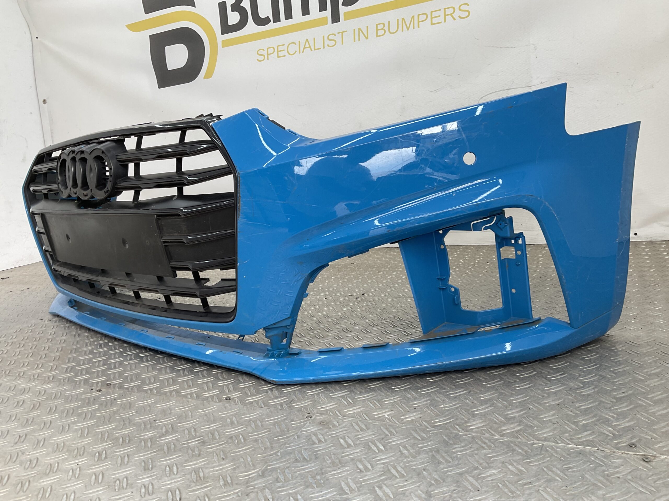 Bumper Audi A5 2025 8W6807437FL Voorbumper H3-22884