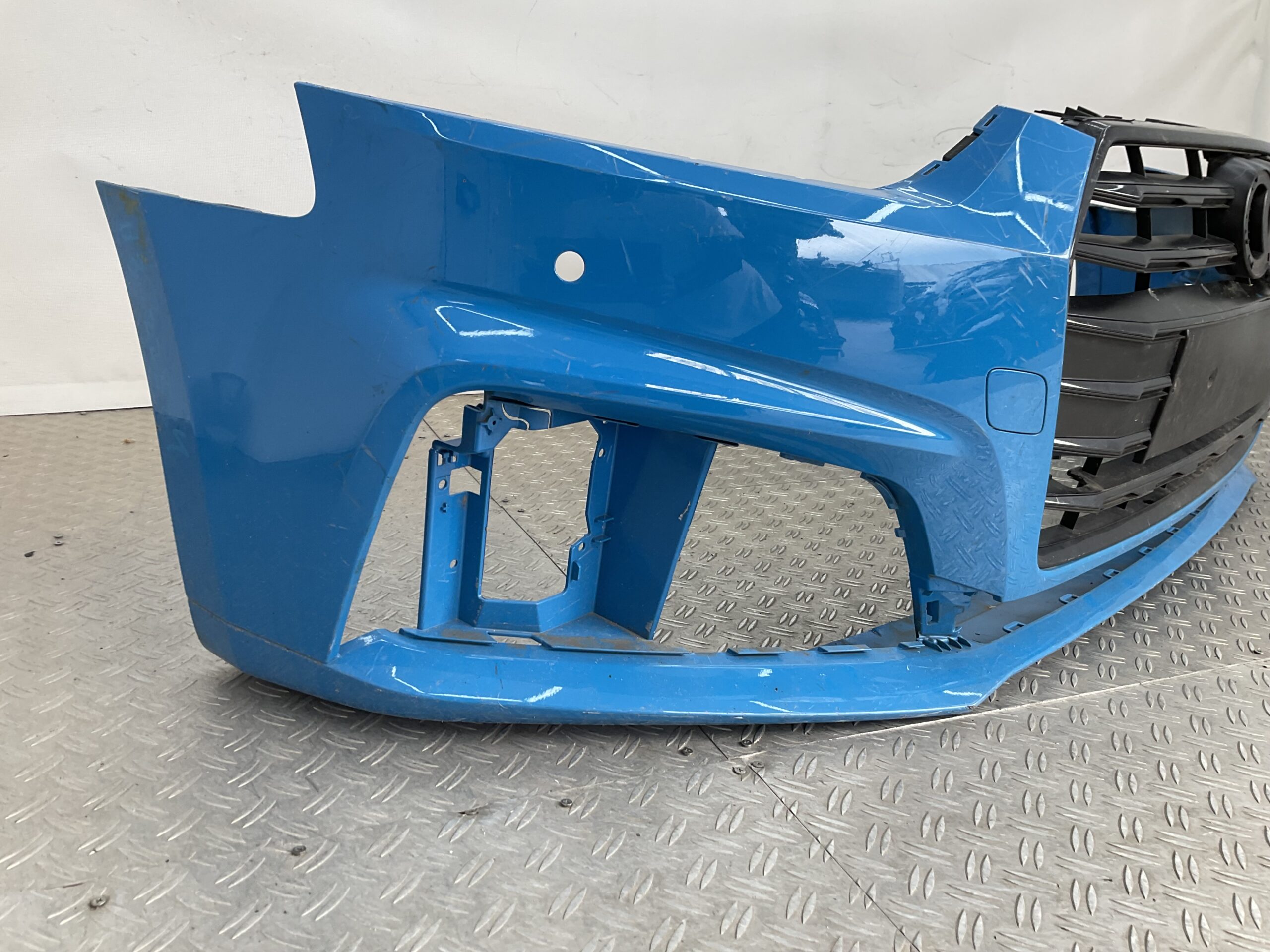Bumper Audi A5 2025 8W6807437FL Voorbumper H3-22884