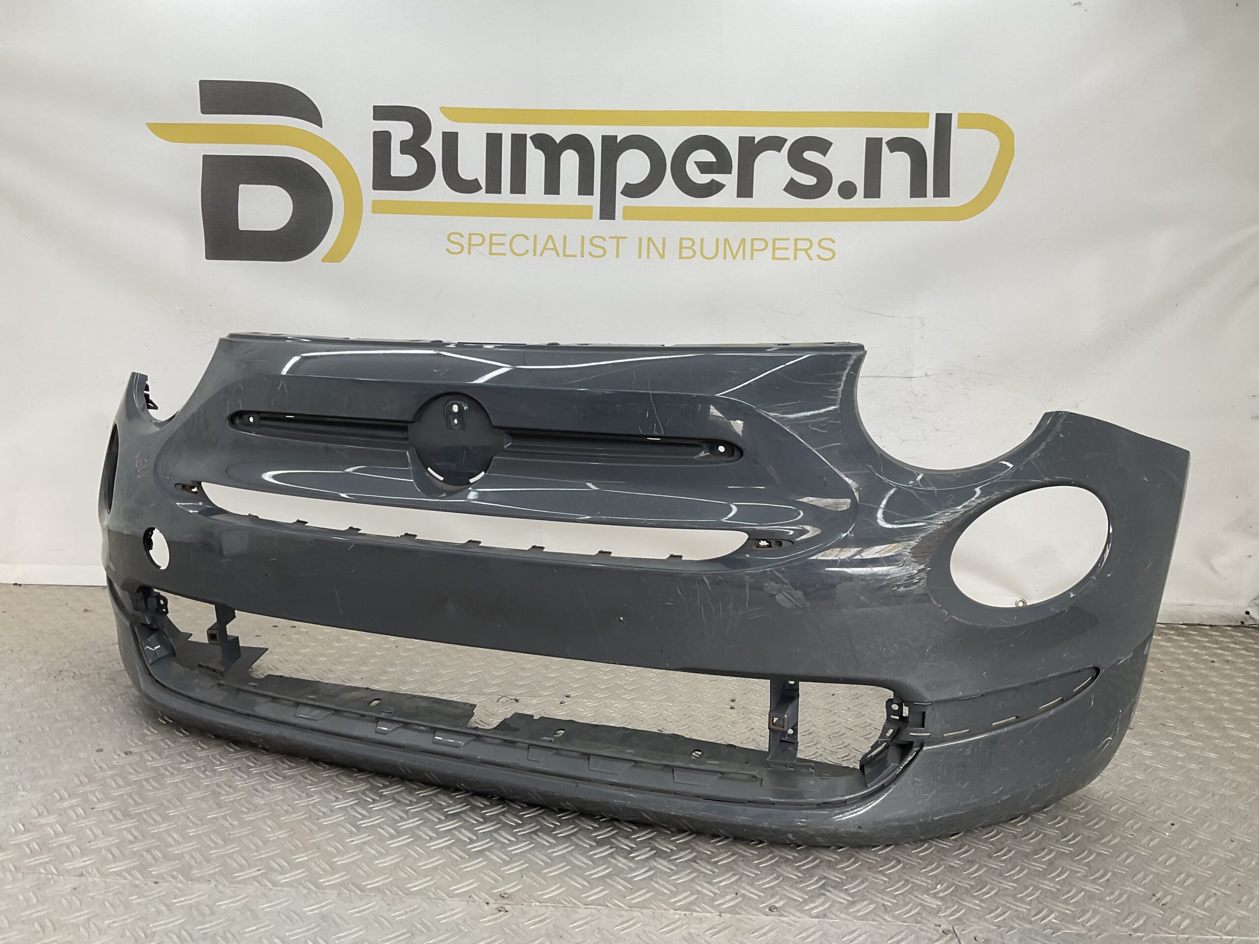 Bumper Fiat 500 Lounge Facelift 16-23 735619491 Voorbumper B8-22900