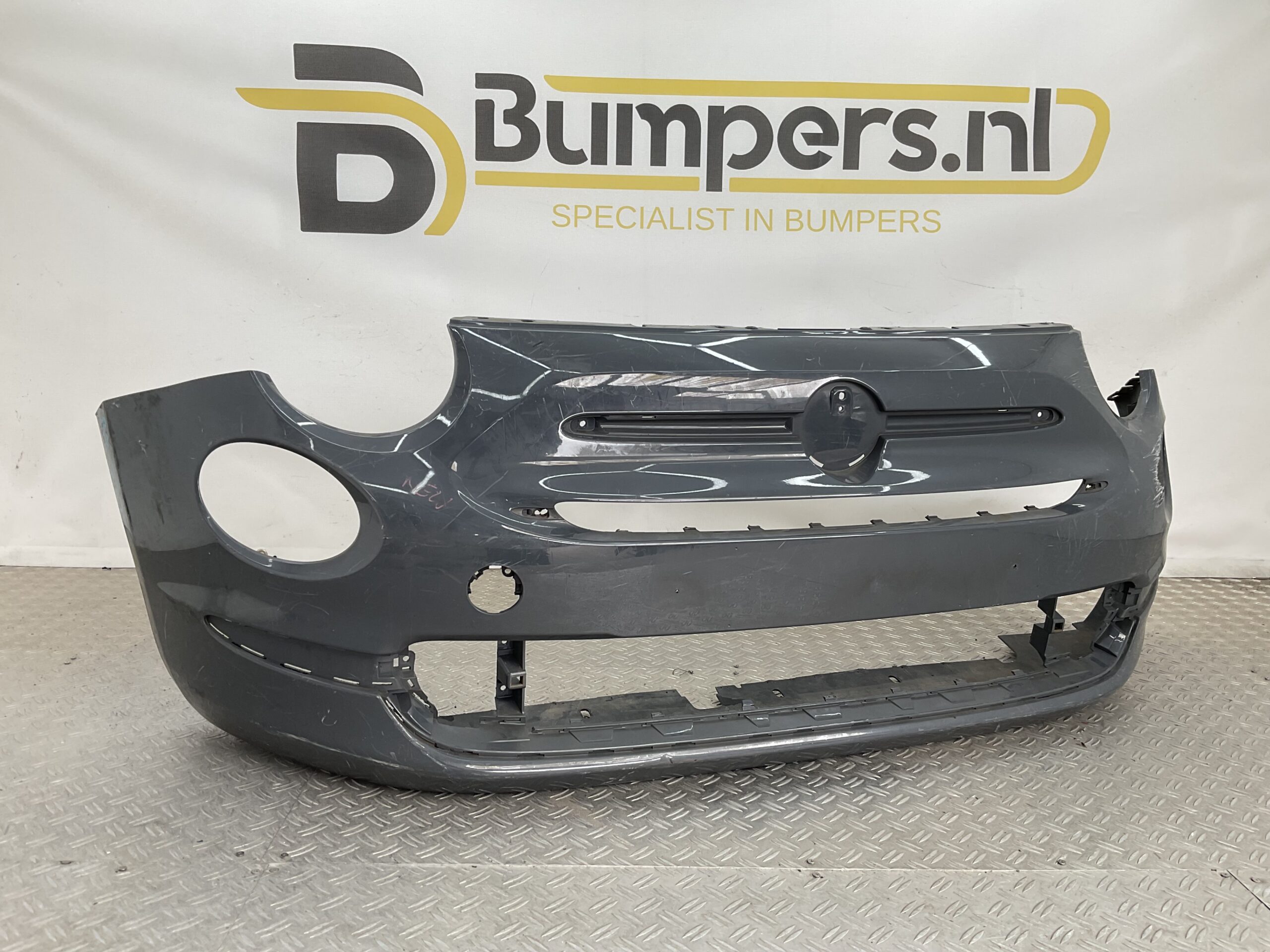 Bumper Fiat 500 Lounge Facelift 16-23 735619491 Voorbumper B8-22900