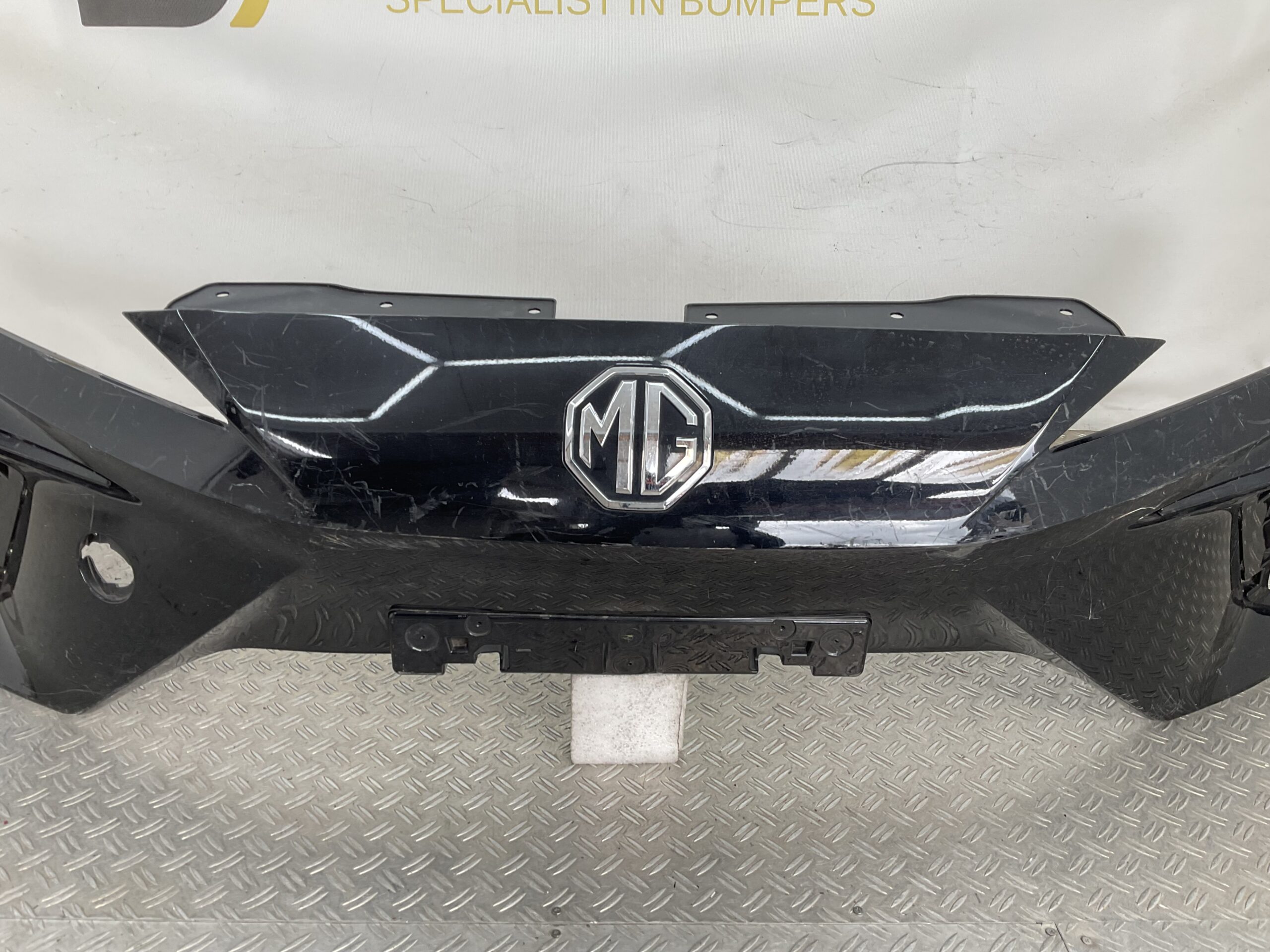 Bumper MG MG4 EV 22-24 P11183326 Voorbumper M1-22958