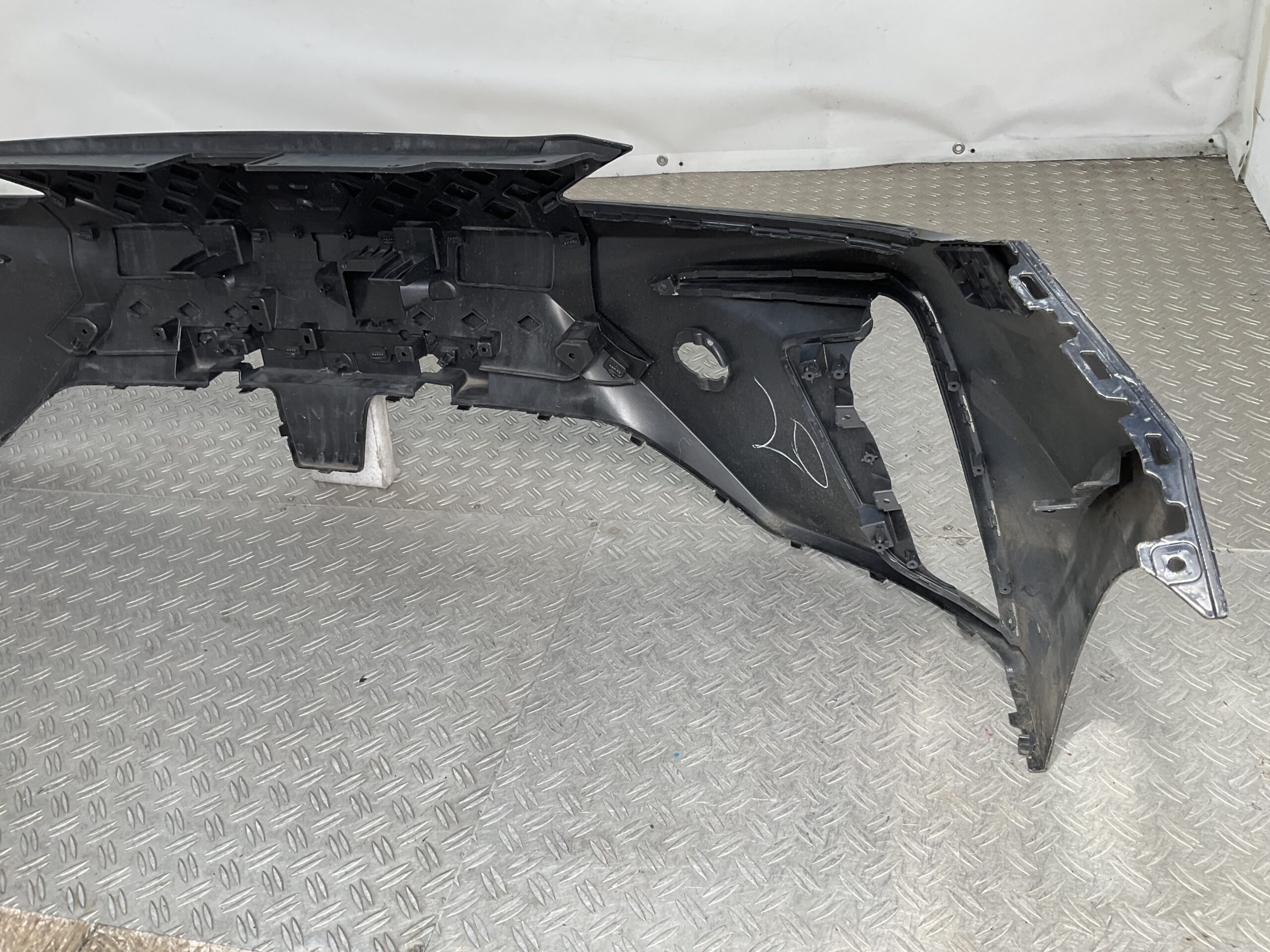 Bumper MG MG4 EV 22-24 P11183326 Voorbumper M1-22958
