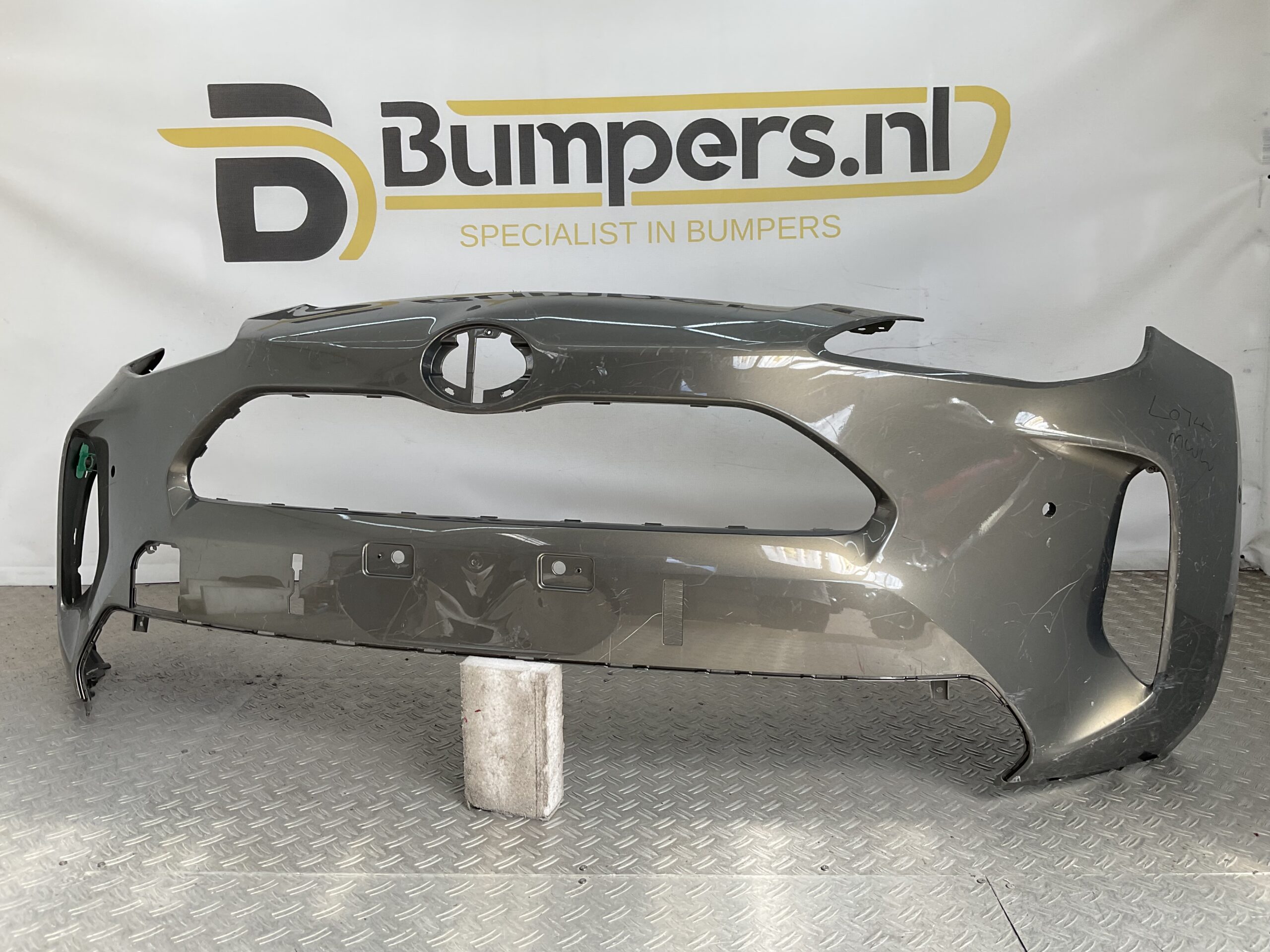 Bumper Toyota Yaris Cross 20-25 52119-0DC20 Voorbumper D5-23014