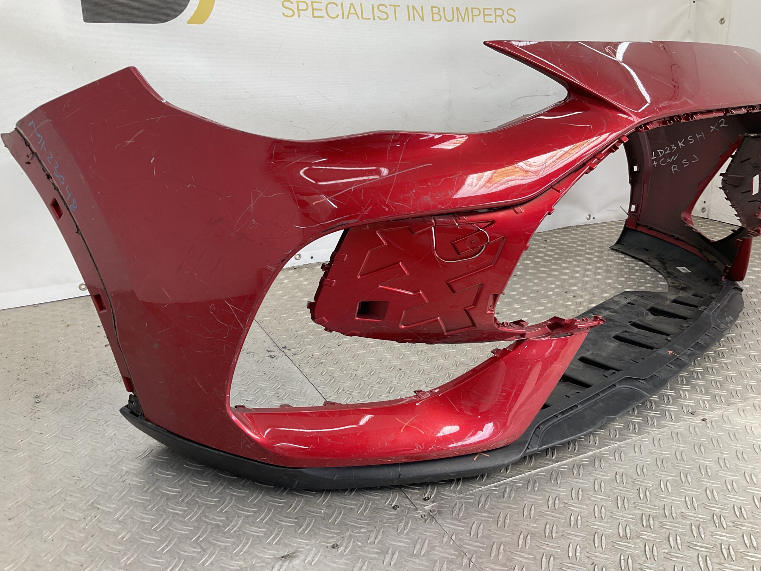 Bumper MG HS Hybrid Facelift 22-25 P10947207 Voorbumper M1-23048