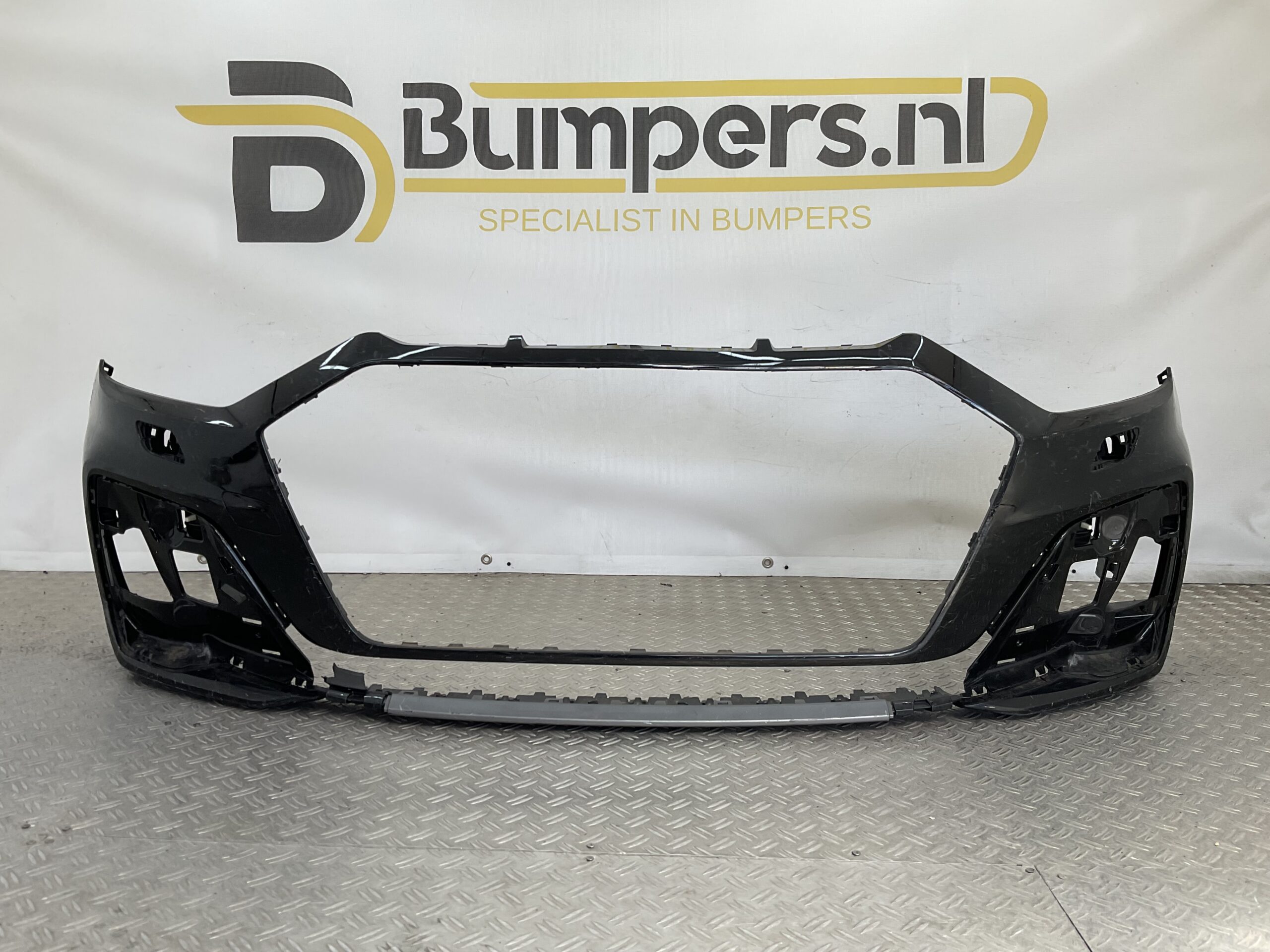 Bumper Audi A1 82A Sline S-Line KLS 19-23 82A807437F Voorbumper H2-23052