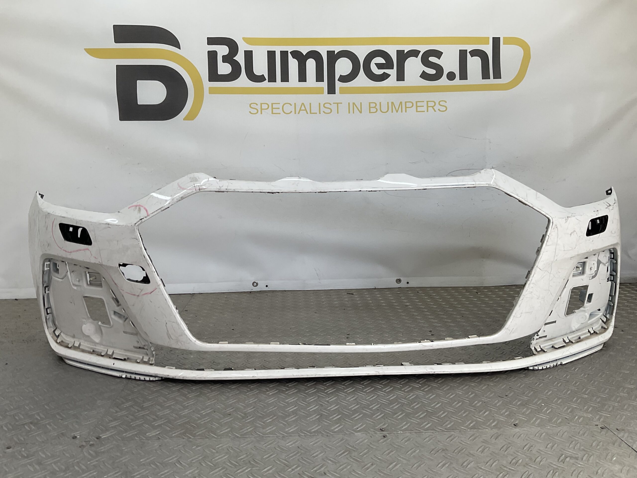 Bumper Audi A1 82A 19-23 kls 82A807437A Voorbumper H2-23053