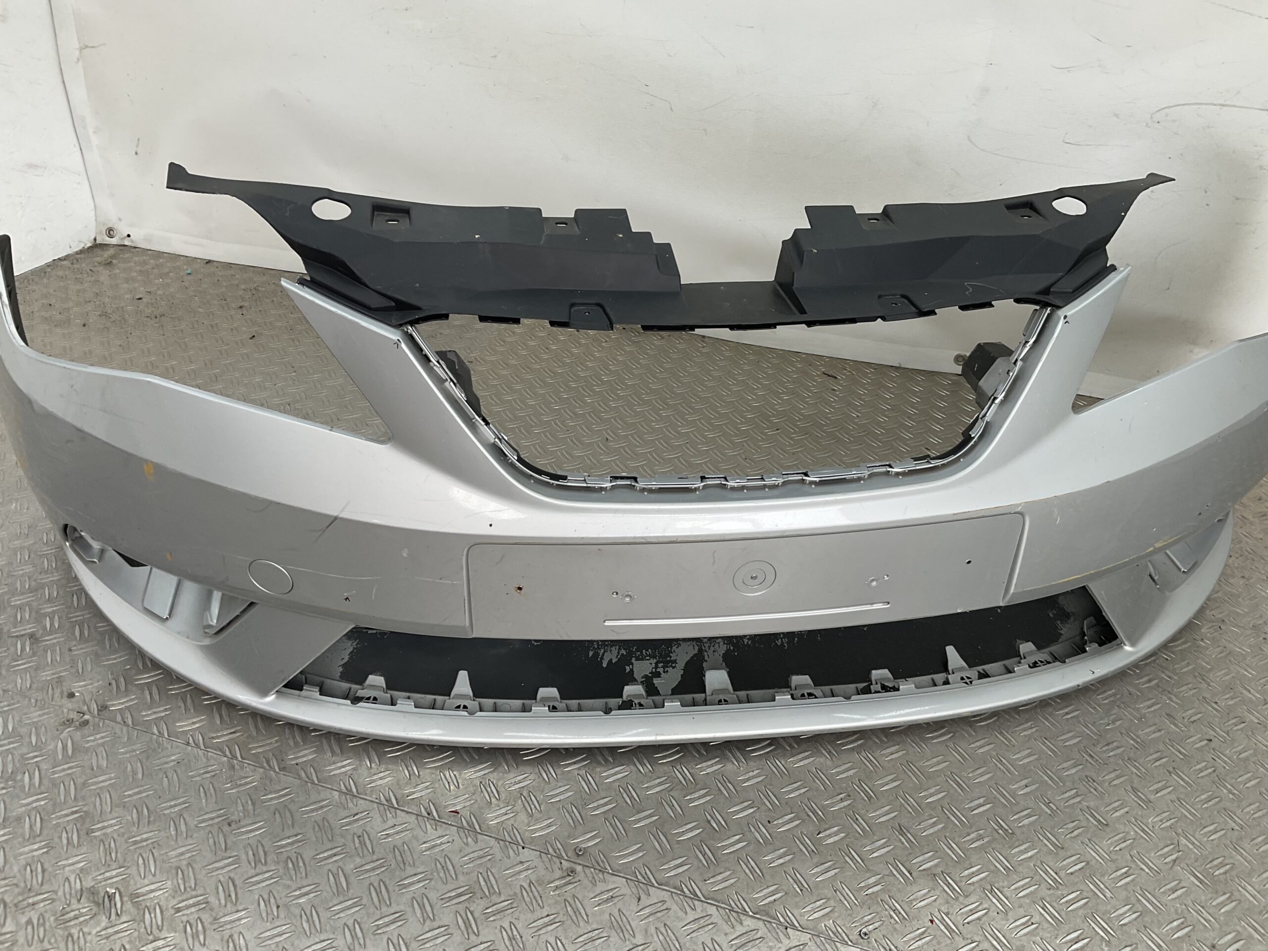 Bumper Seat Ibiza IV 6j Facelift 2012-2017 6J0805903C Voorbumper C4-23119