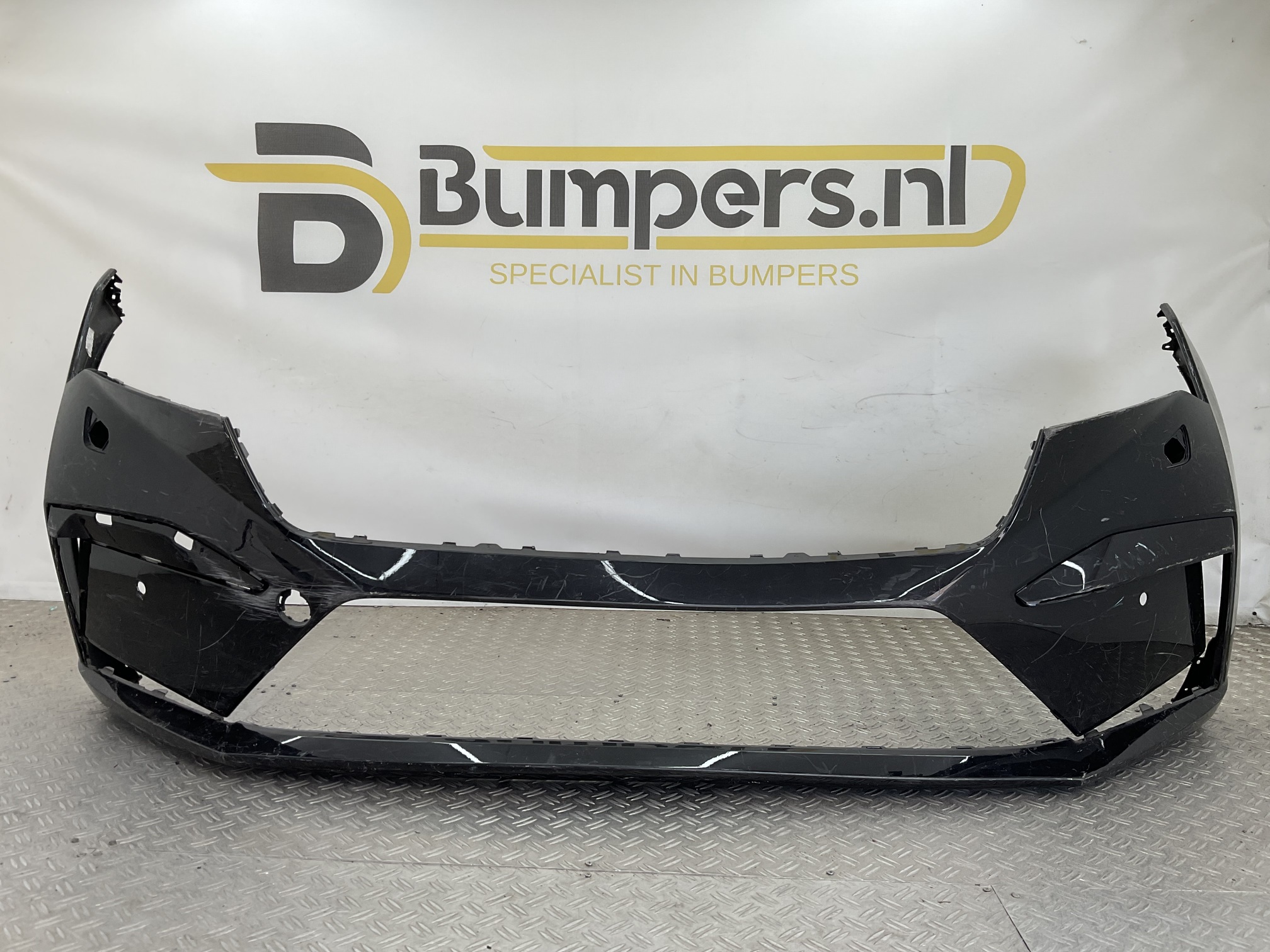 Bumper Skoda Enyaq iV 2021 5LA807221F Voorbumper H10-23143