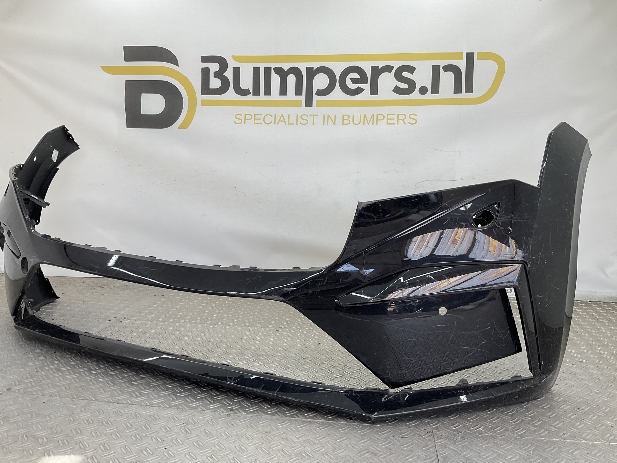 Bumper Skoda Enyaq iV 2021 5LA807221F Voorbumper H10-23143