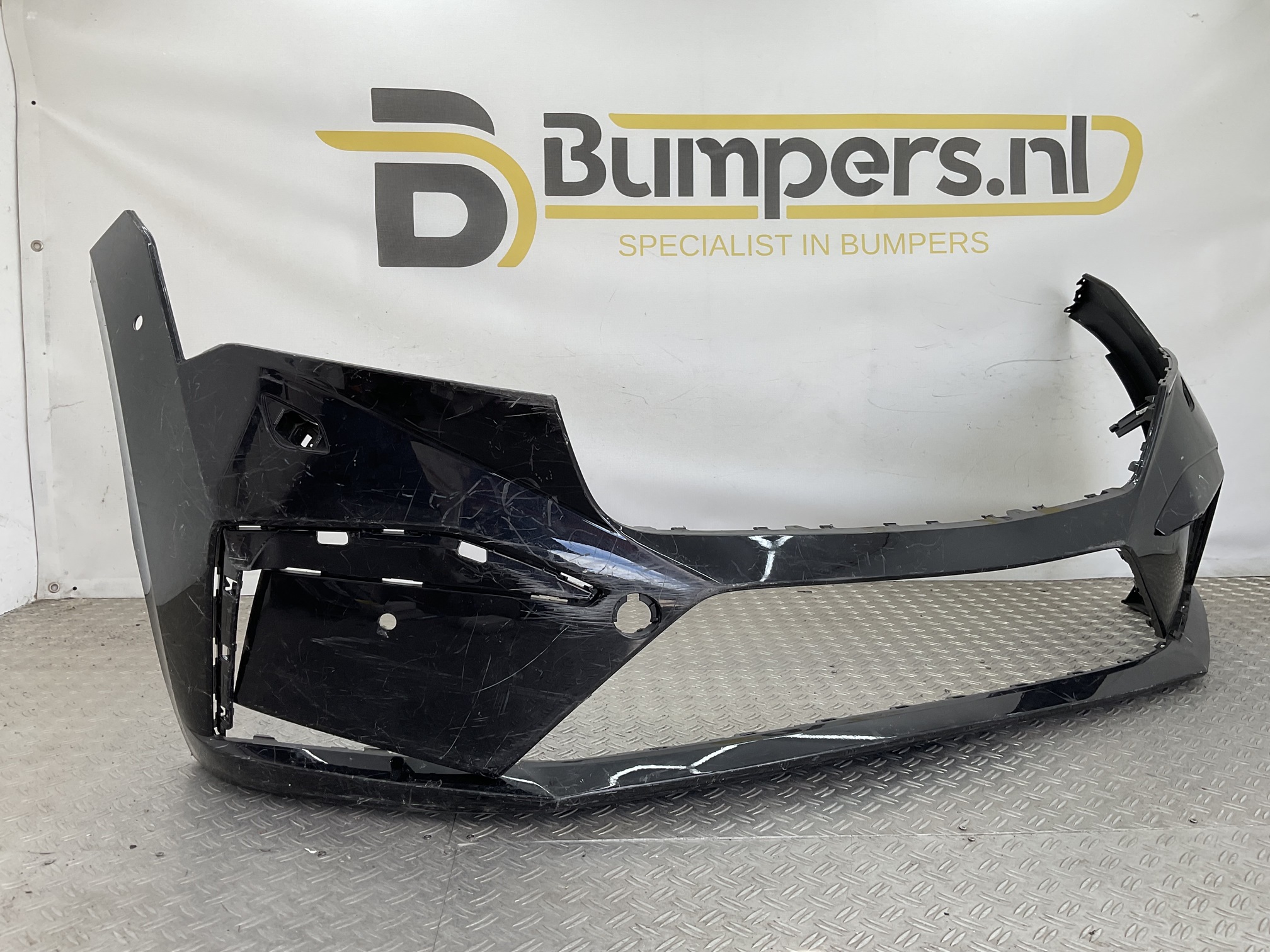 Bumper Skoda Enyaq iV 2021 5LA807221F Voorbumper H10-23143