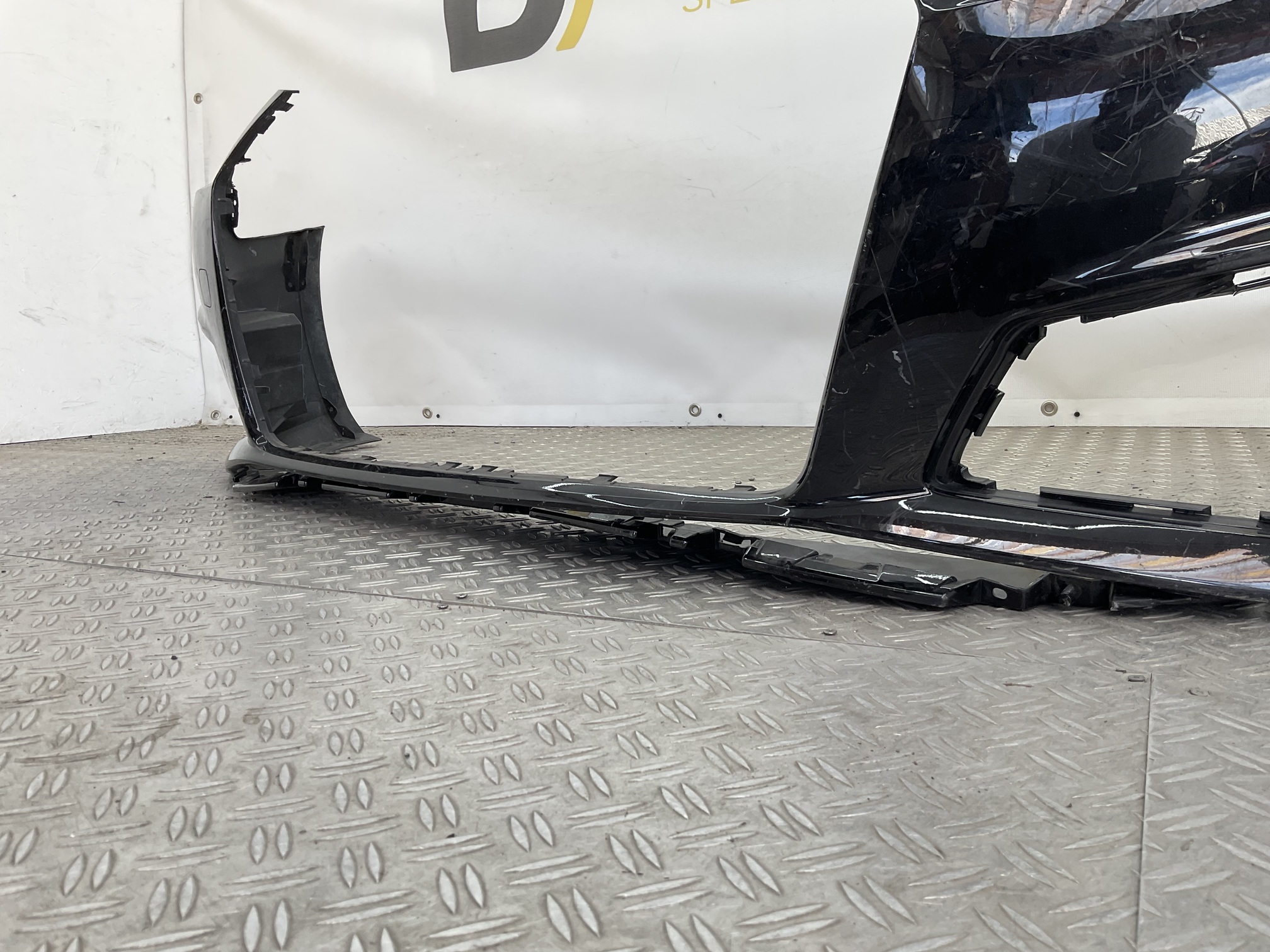 Bumper Audi A4 BW0 B9 Normaal 14-17 8W0807437 Voorbumper H5-23145