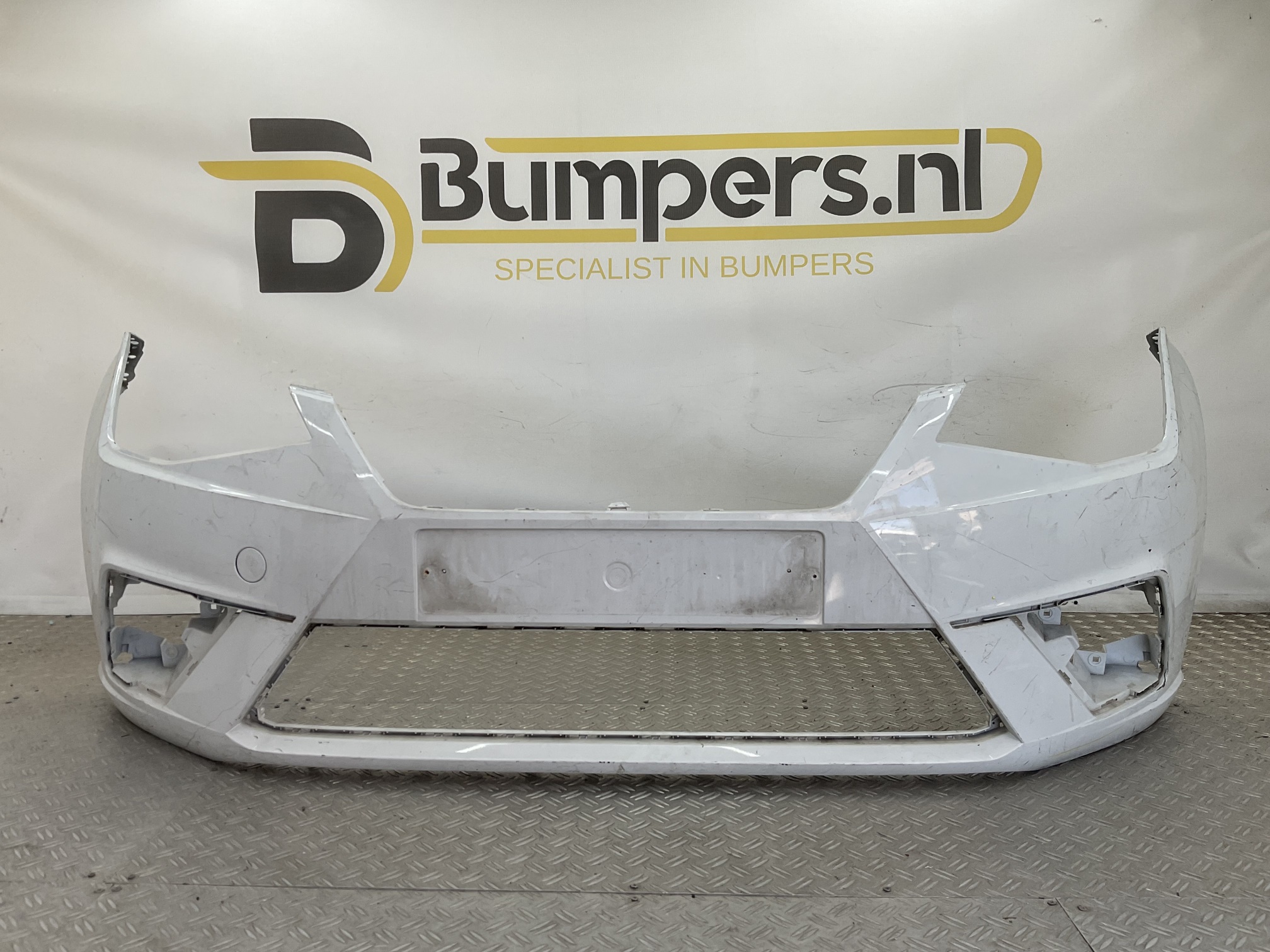 Bumper Seat Ibiza V 2017-2021 6F0807221D Voorbumper C4-23158