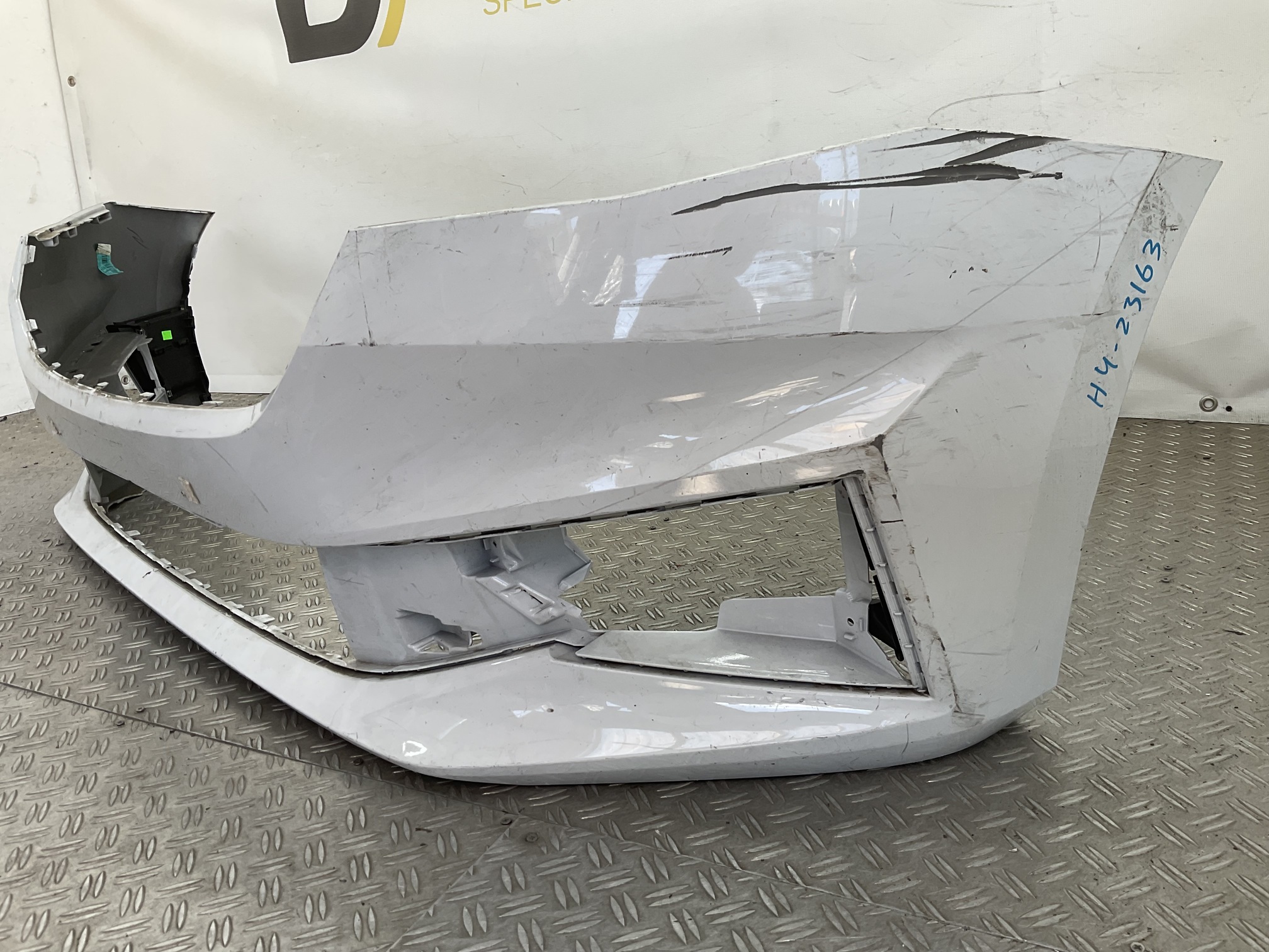 Bumper Skoda Fabia 6VA MK4 21-24 6VA807221 Voorbumper H4-23163