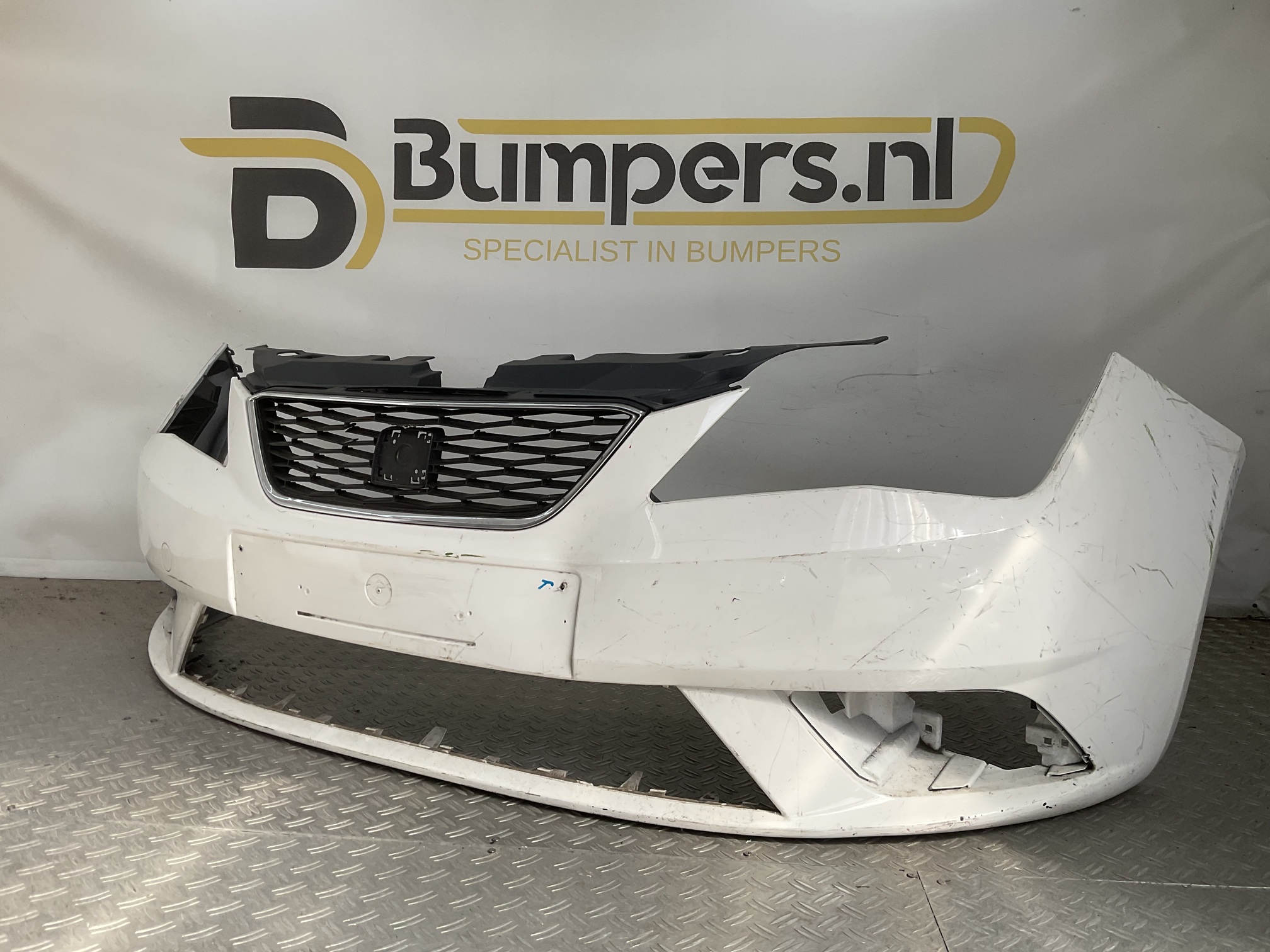Bumper Seat Ibiza MK5 08-12 6J0807221K Voorbumper C5-23175
