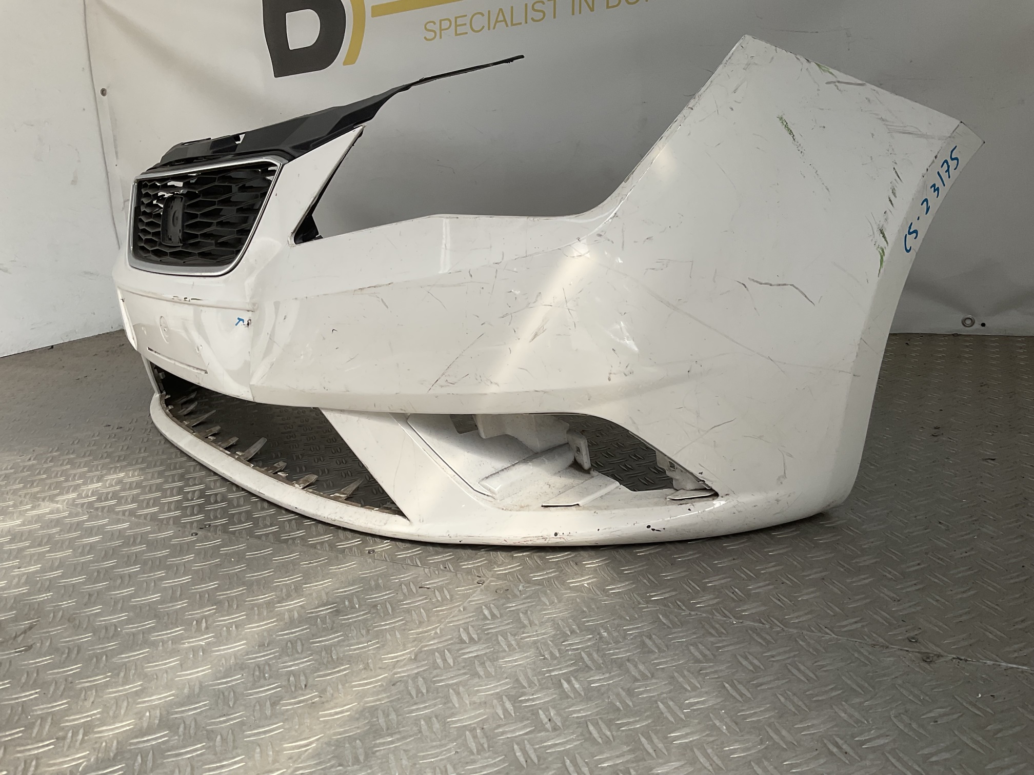 Bumper Seat Ibiza MK5 08-12 6J0807221K Voorbumper C5-23175