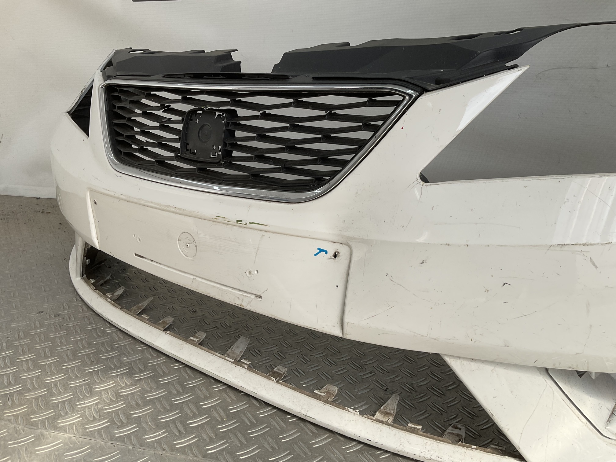 Bumper Seat Ibiza MK5 08-12 6J0807221K Voorbumper C5-23175