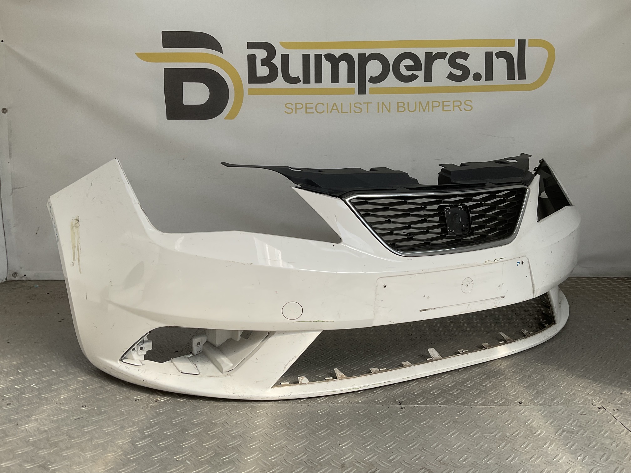 Bumper Seat Ibiza MK5 08-12 6J0807221K Voorbumper C5-23175