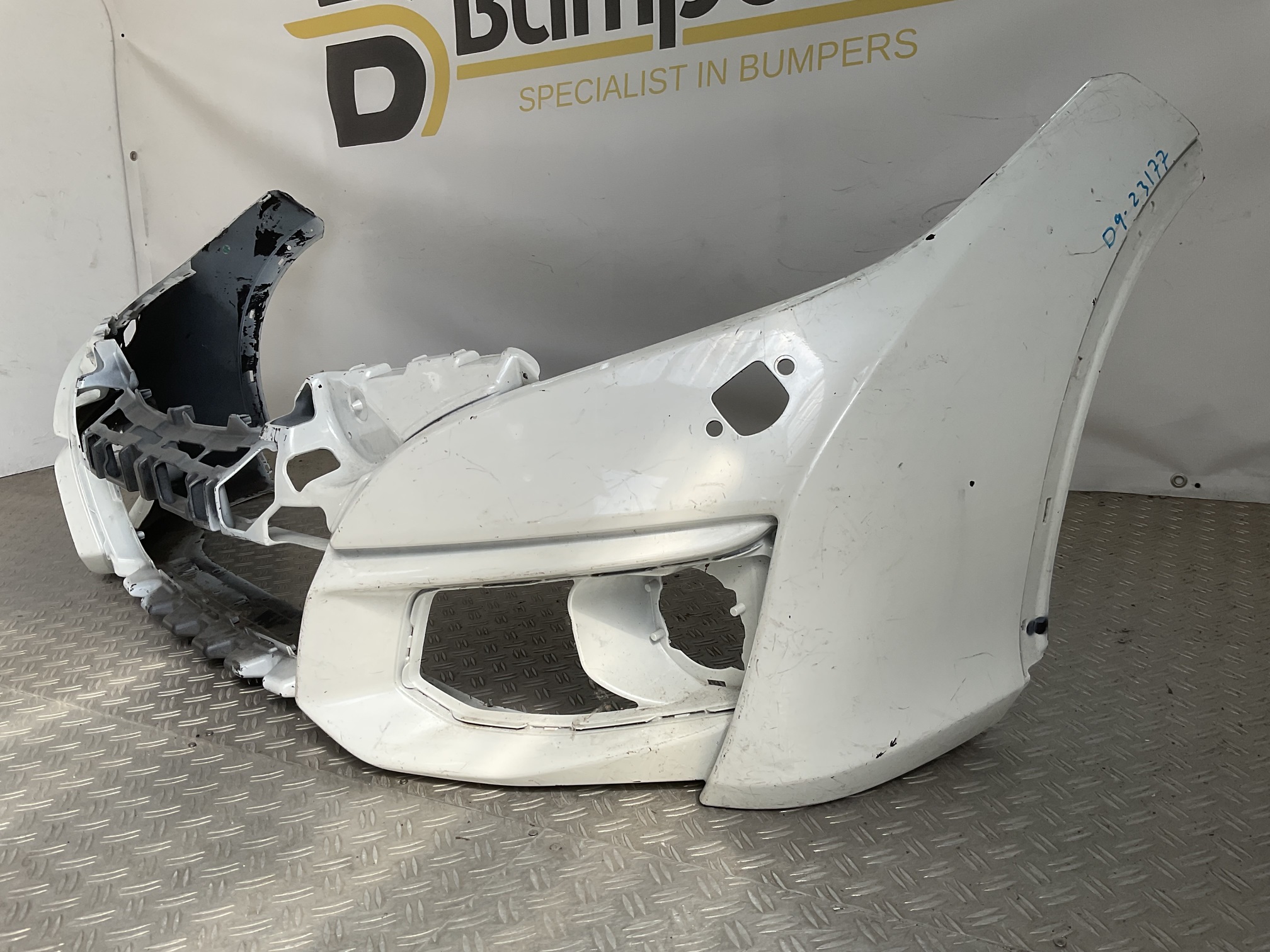 BUMPER Honda Civic 9 2015-2018 71101-TV0-ZY00 VOORBUMPER D9-23177