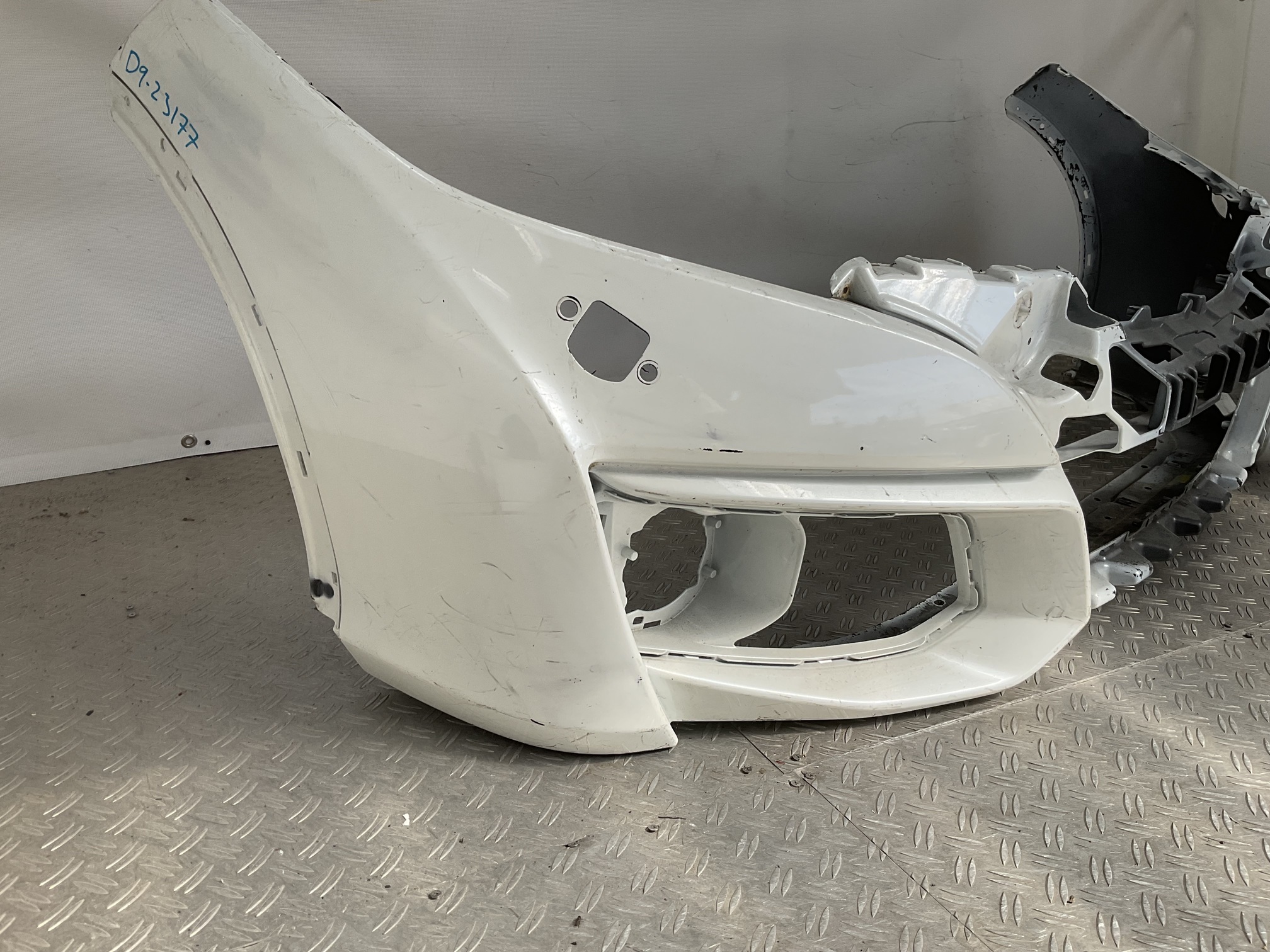 BUMPER Honda Civic 9 2015-2018 71101-TV0-ZY00 VOORBUMPER D9-23177