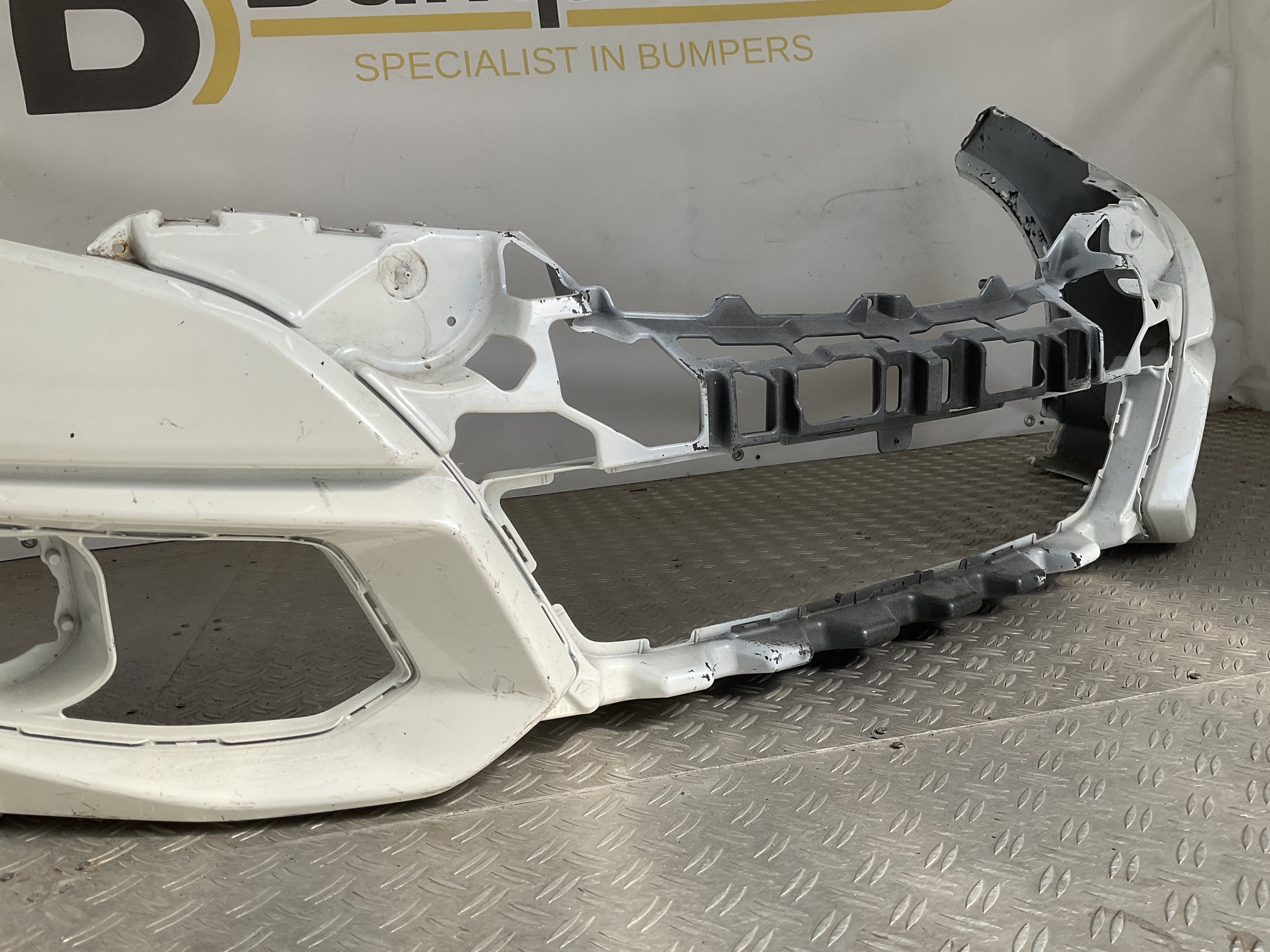 BUMPER Honda Civic 9 2015-2018 71101-TV0-ZY00 VOORBUMPER D9-23177