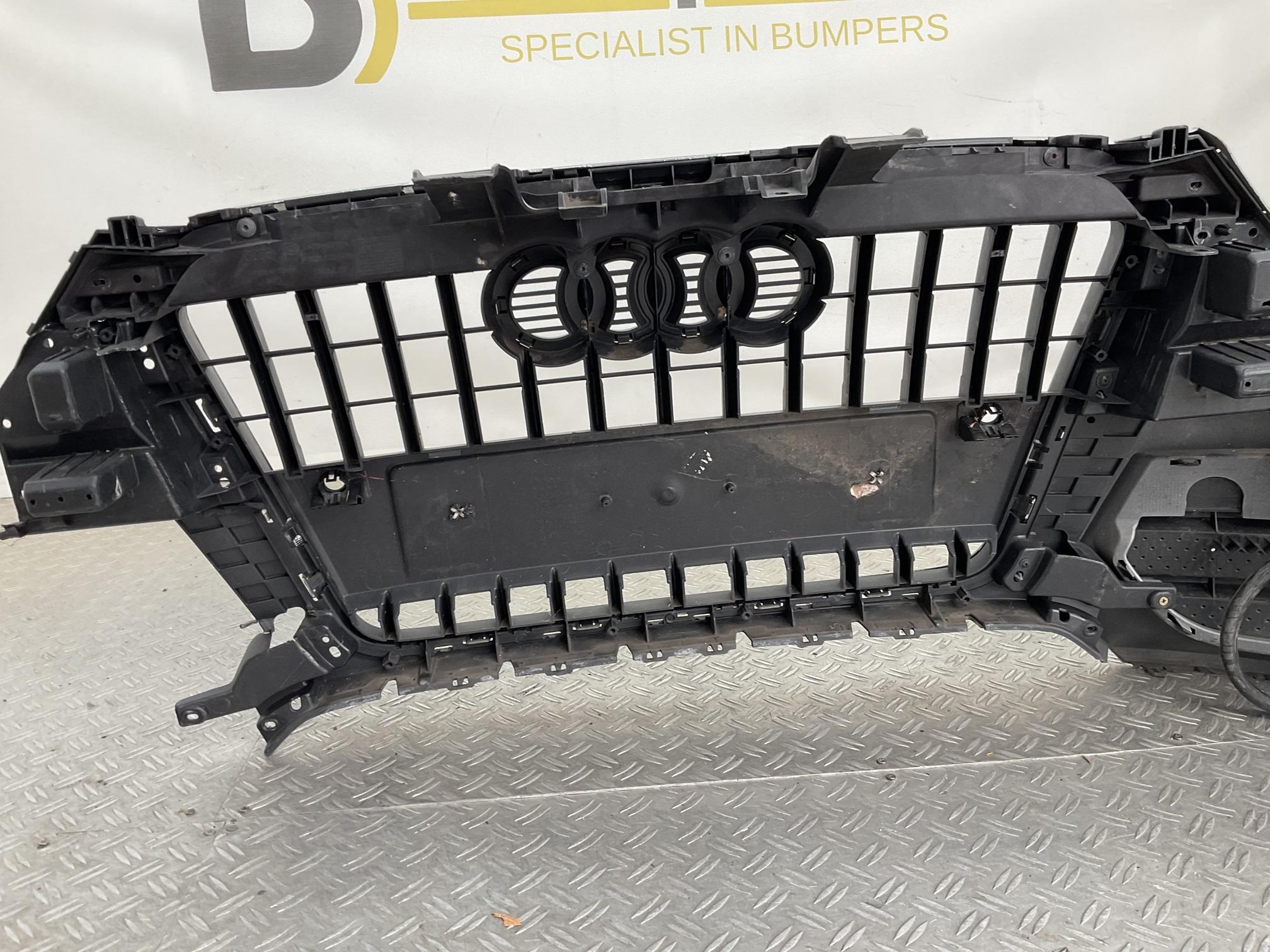 Bumper Audi Q3 8U 2000 8U0807438 Voorbumper H5-23227