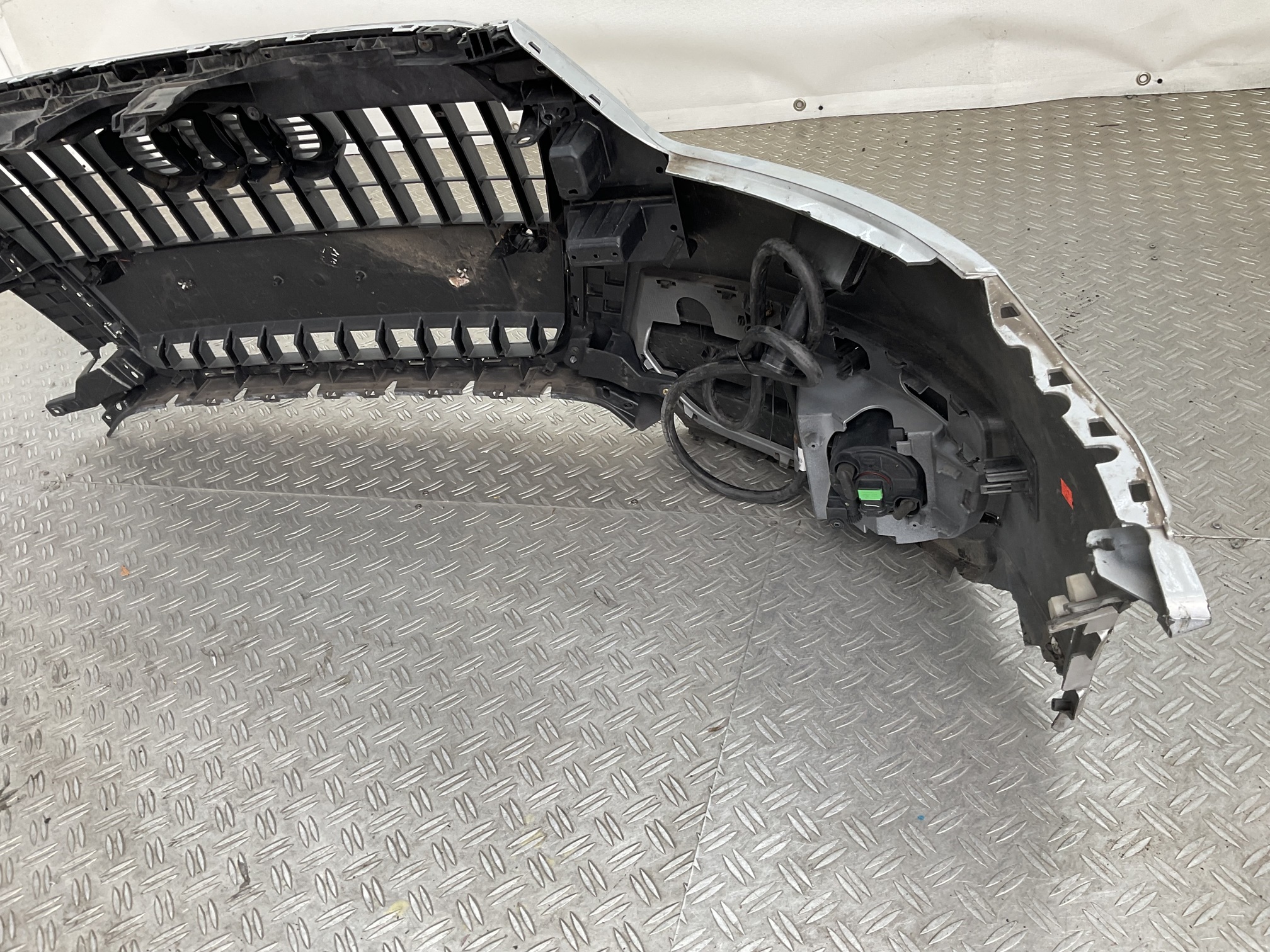 Bumper Audi Q3 8U 2000 8U0807438 Voorbumper H5-23227