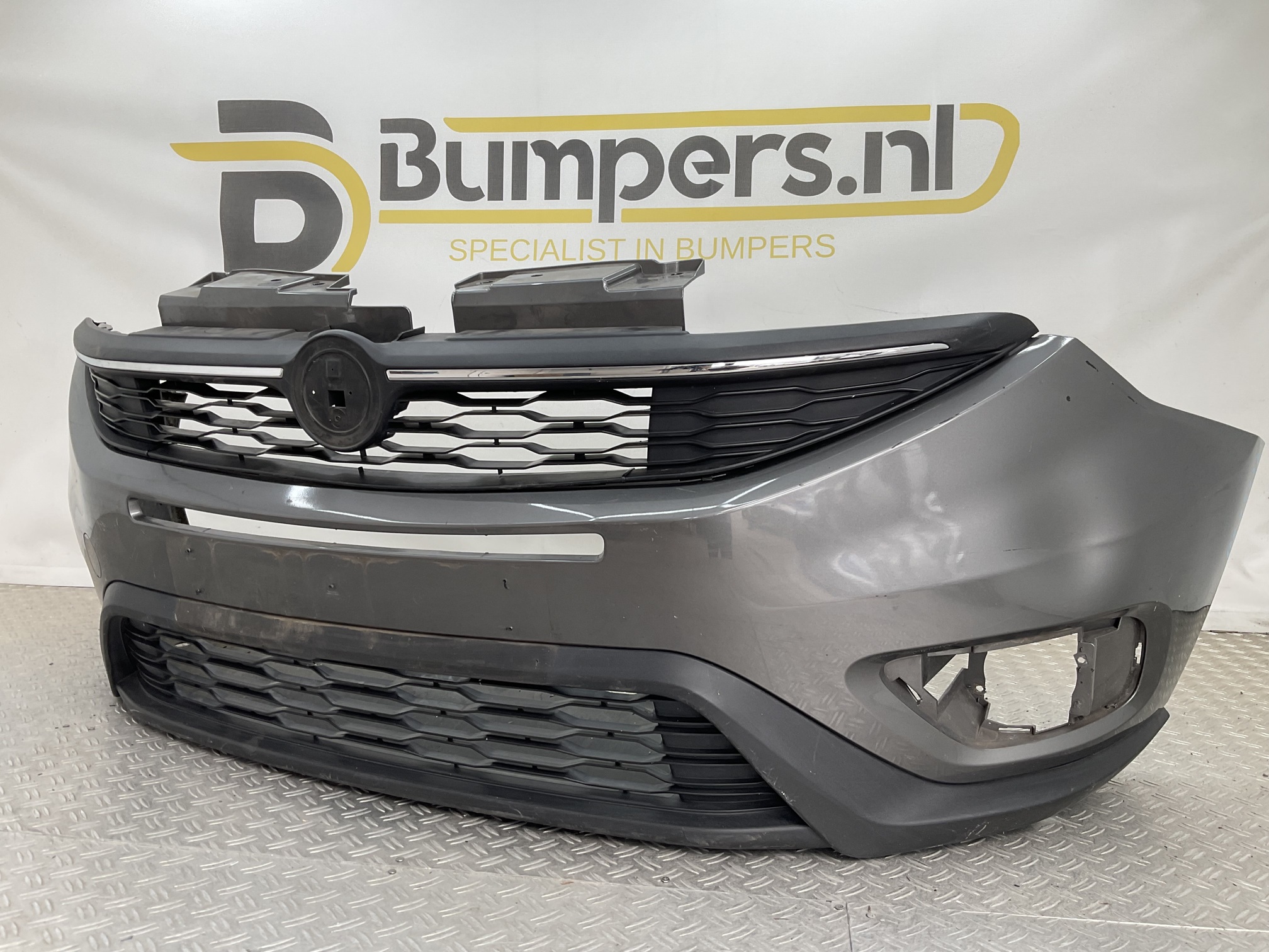 Bumper Fiat Doblo 2 II Facelift 14-22 735594222 Voorbumper B8-23228