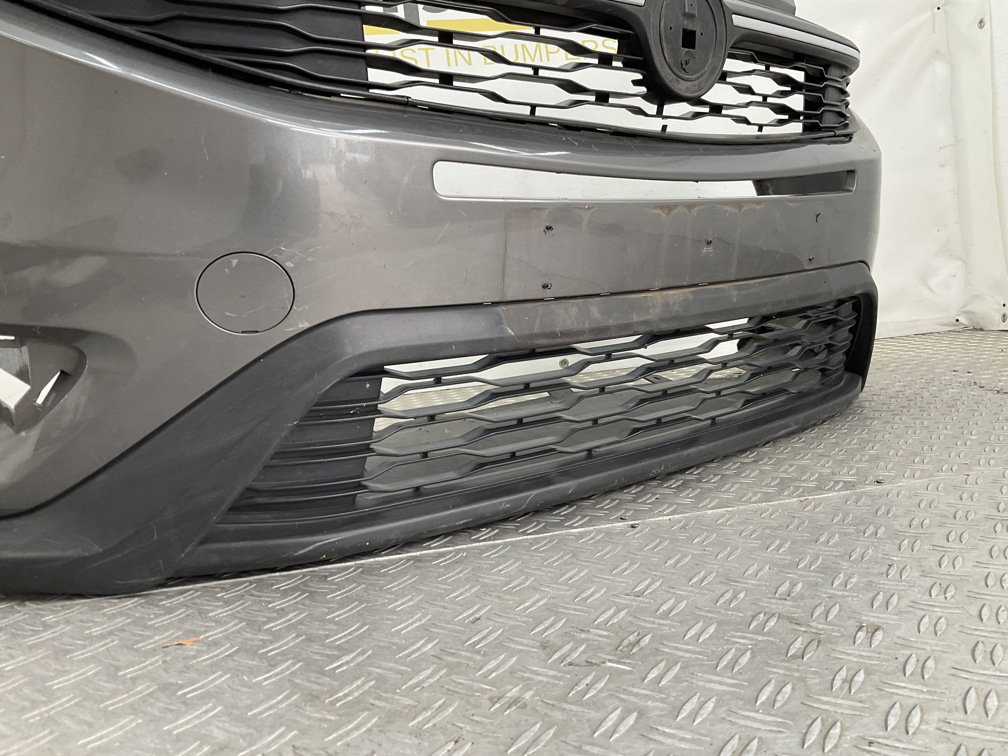 Bumper Fiat Doblo 2 II Facelift 14-22 735594222 Voorbumper B8-23228