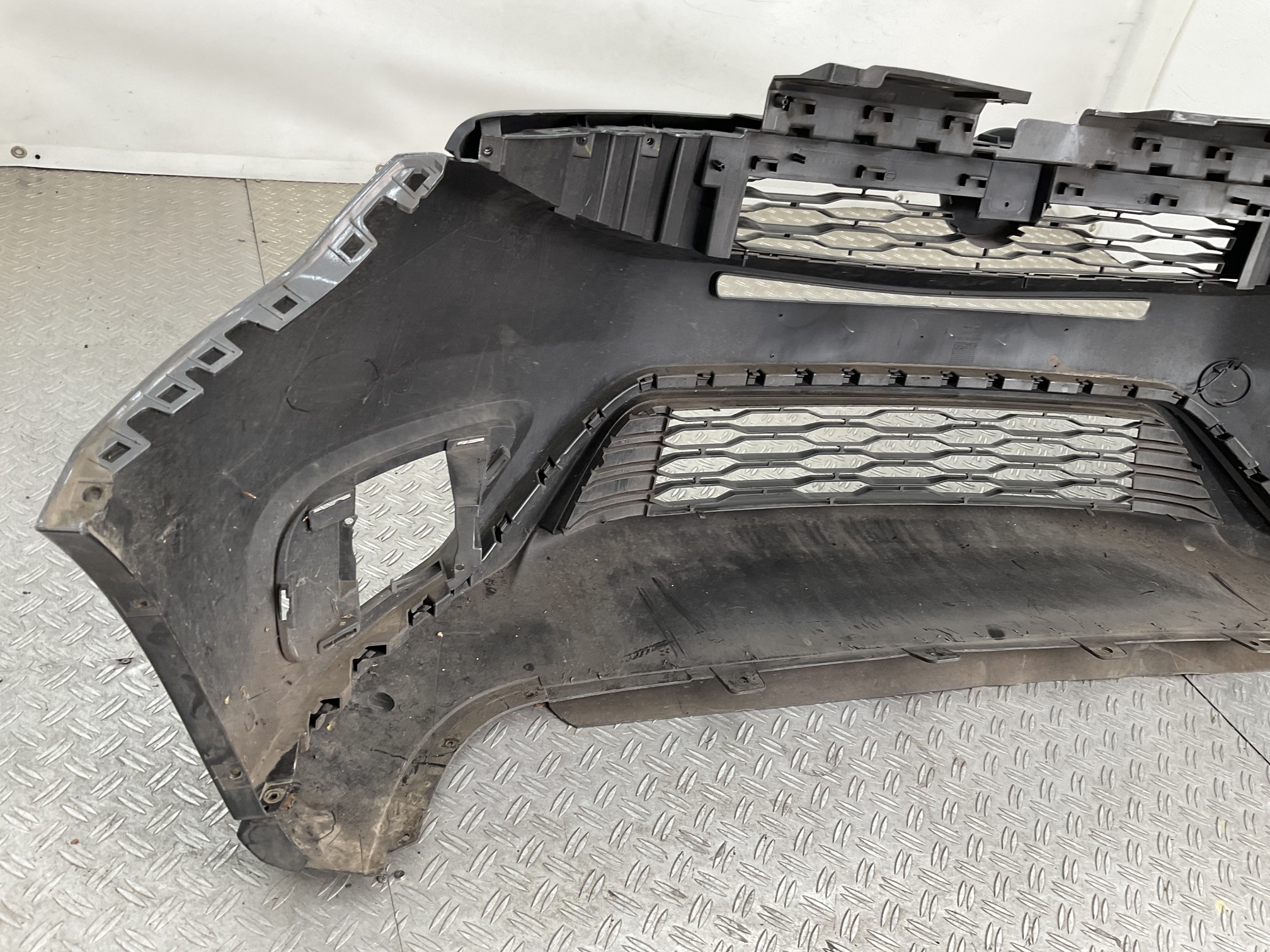Bumper Fiat Doblo 2 II Facelift 14-22 735594222 Voorbumper B8-23228