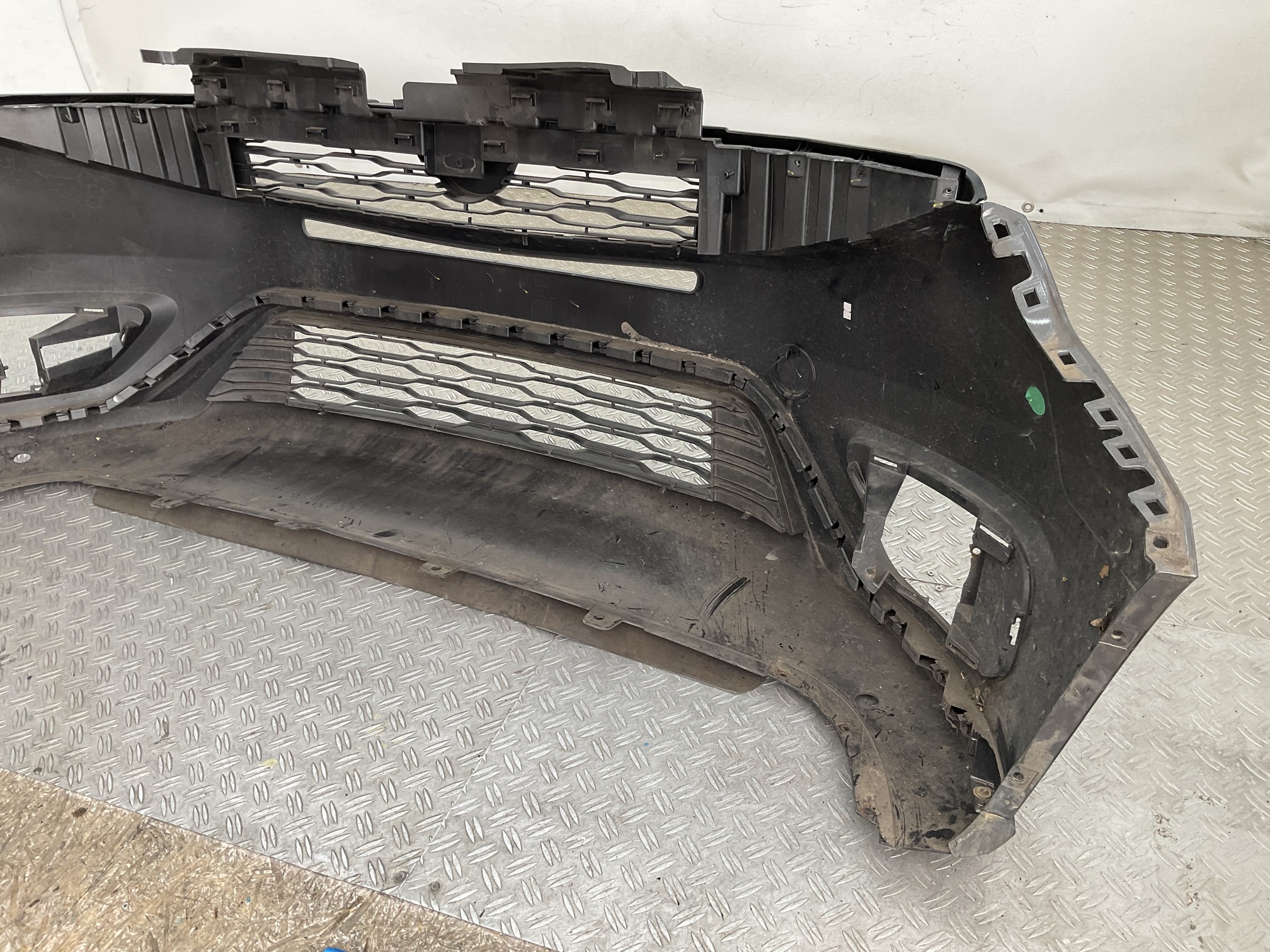 Bumper Fiat Doblo 2 II Facelift 14-22 735594222 Voorbumper B8-23228