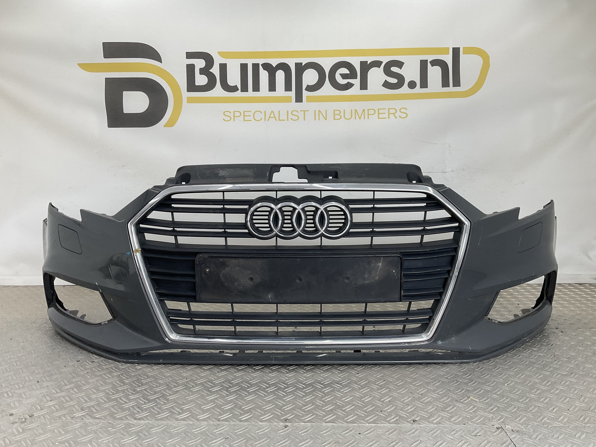 Bumper Audi A3 8V S3 SLine S-Line Facelift Sedan kls 17-21 8V5807437P Voorbumper A3-23239