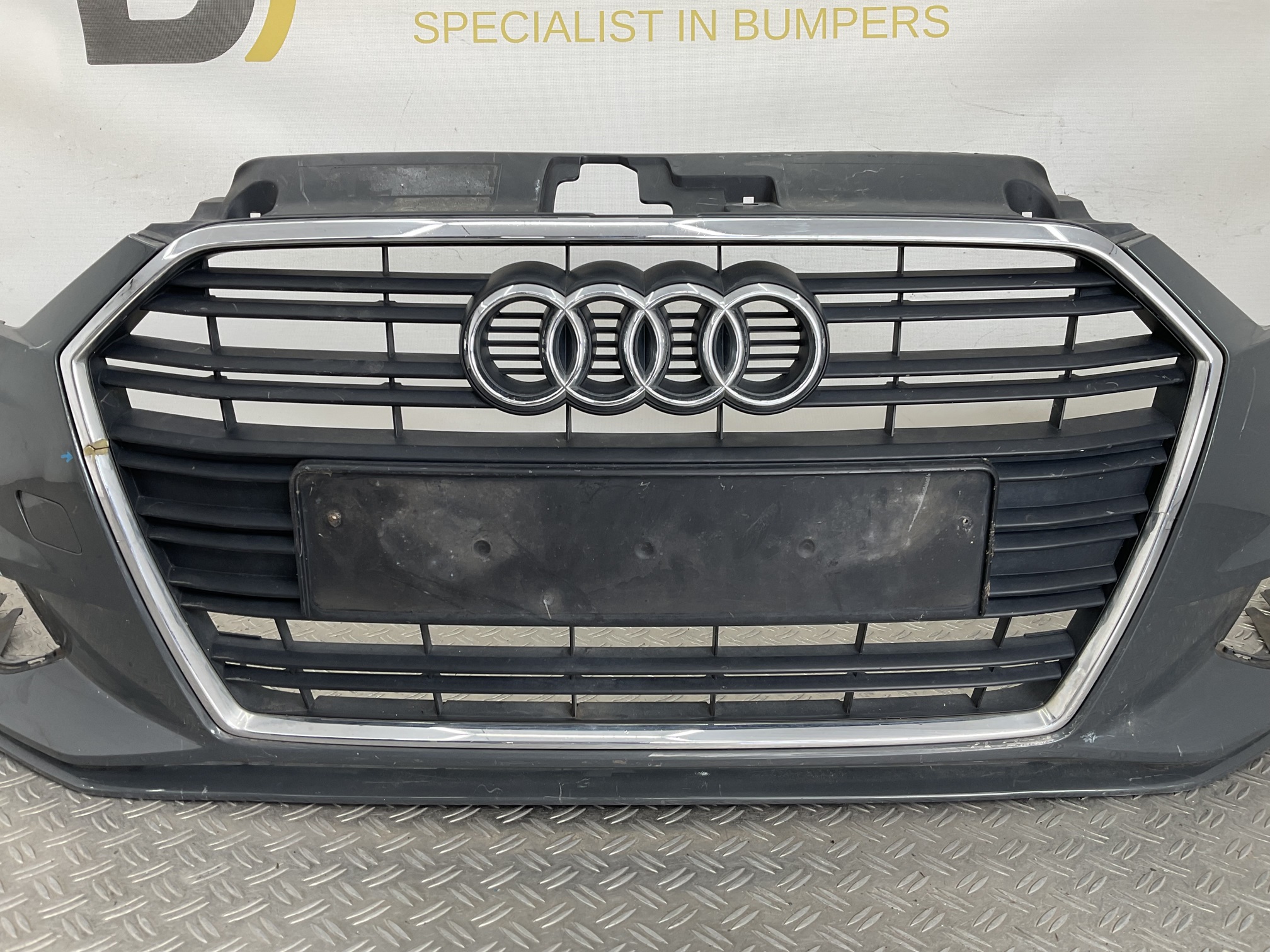 Bumper Audi A3 8V S3 SLine S-Line Facelift Sedan kls 17-21 8V5807437P Voorbumper A3-23239