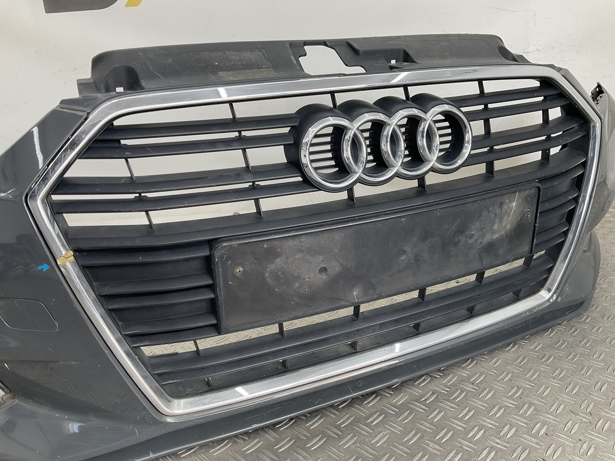 Bumper Audi A3 8V S3 SLine S-Line Facelift Sedan kls 17-21 8V5807437P Voorbumper A3-23239