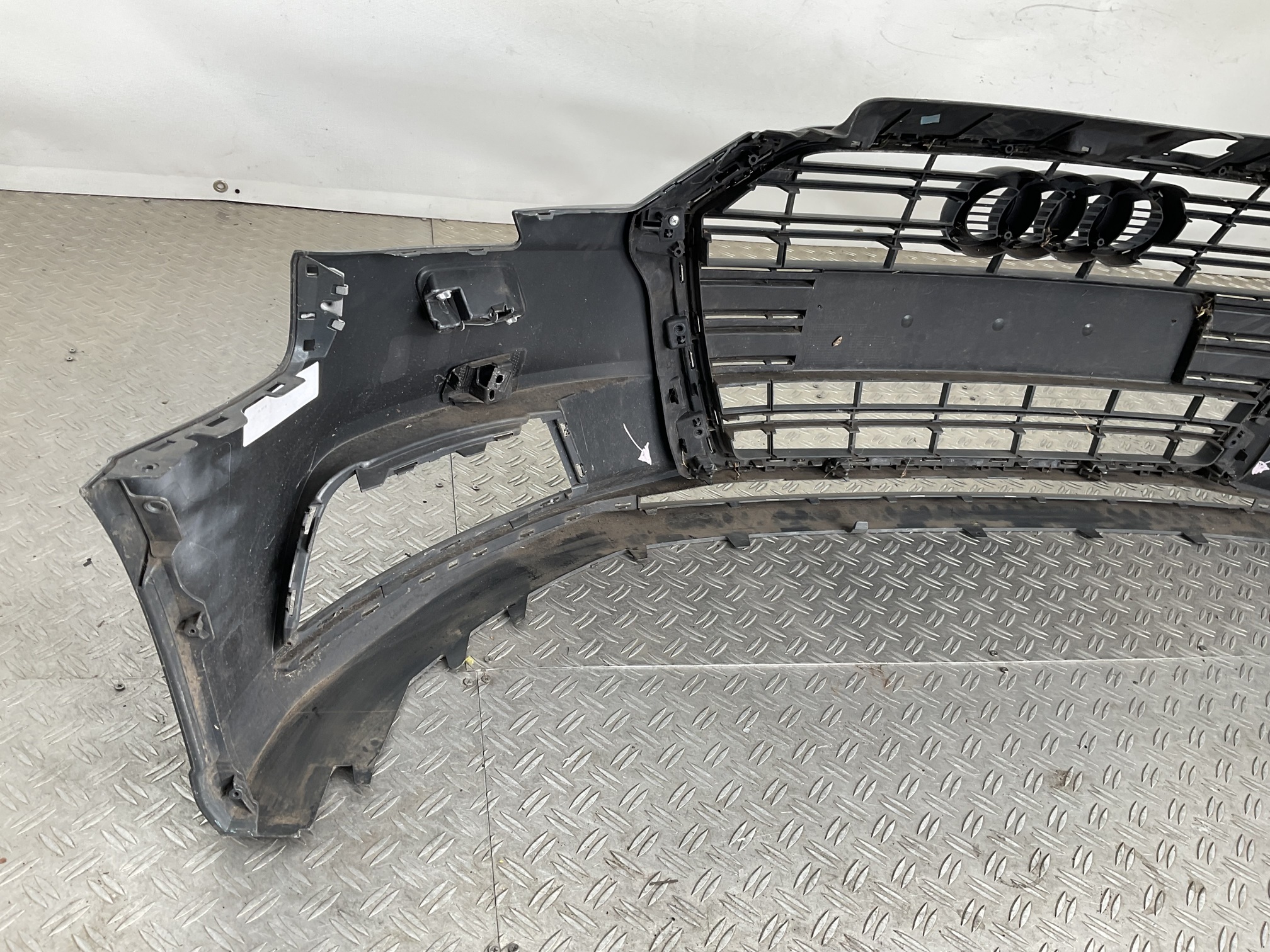 Bumper Audi A3 8V S3 SLine S-Line Facelift Sedan kls 17-21 8V5807437P Voorbumper A3-23239