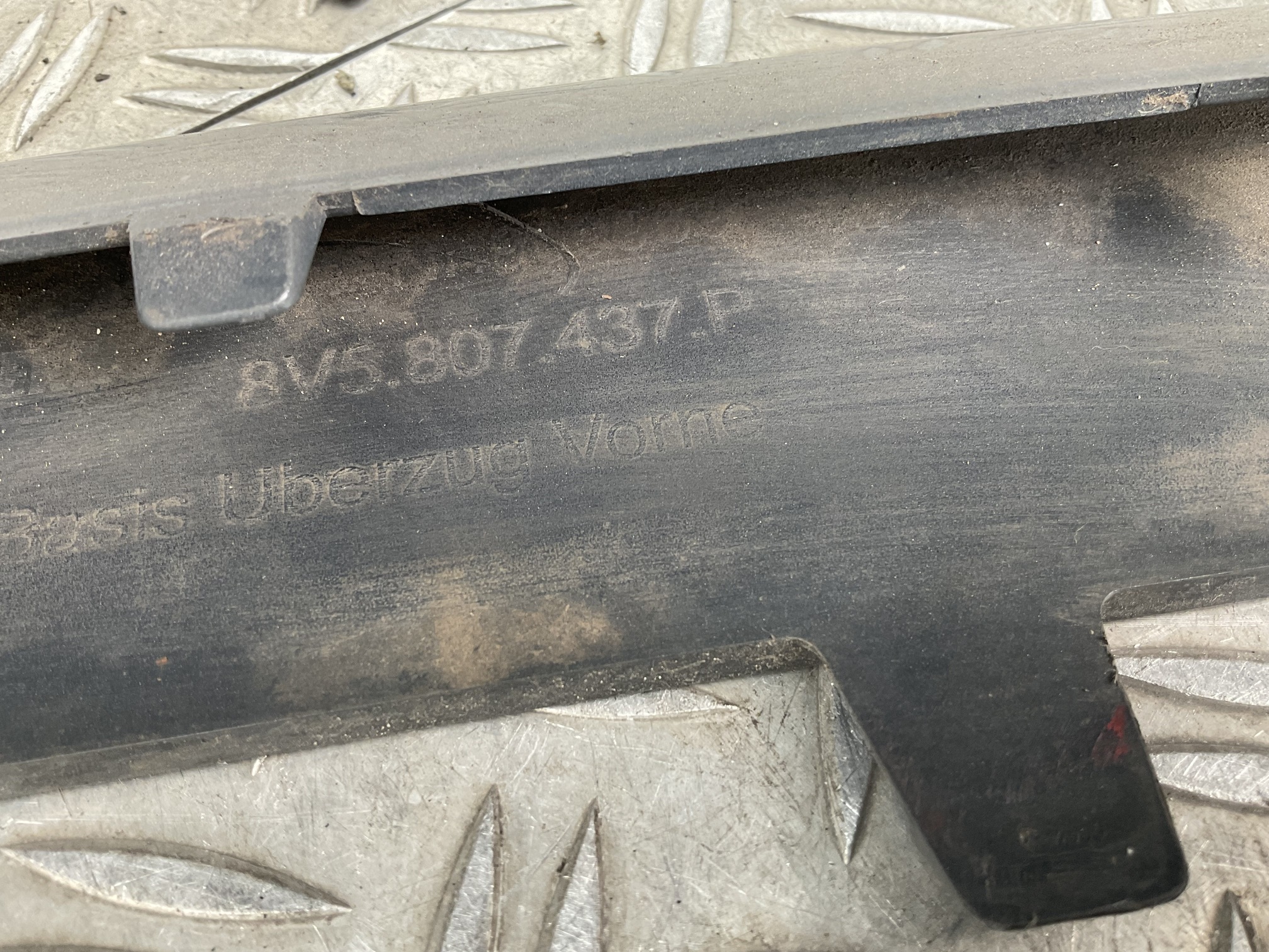 Bumper Audi A3 8V S3 SLine S-Line Facelift Sedan kls 17-21 8V5807437P Voorbumper A3-23239